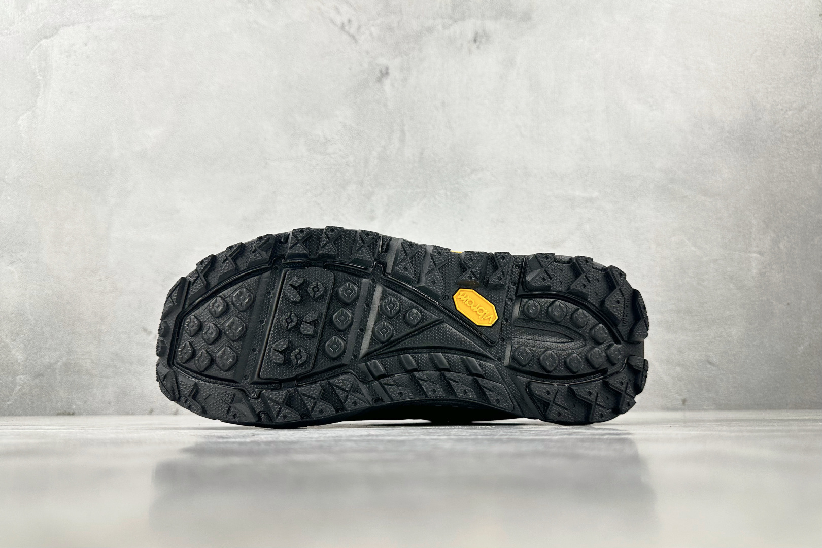 250 HOKA ONE ONE Tor Ultra Low 黑色 1130310-BBLC-Chinese UA Cheap High Quatity Brand Clothes Bags handbags Sneakers wholesale wholesaler seller from China Factory suppliers Fashion Clothing Shoes best Quality Beautiful Price 250 HOKA ONE ONE Tor Ultra Low 黑色 1130310-BBLC