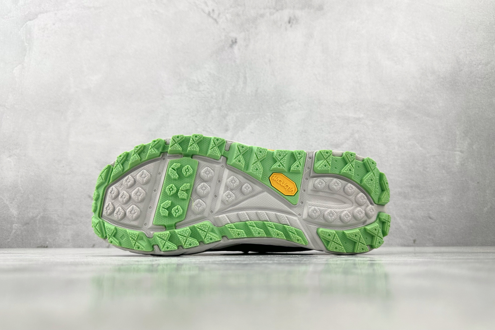 250 HOKA ONE ONE Tor Ultra 黑灰 1130310-BZST-Chinese UA Cheap High Quatity Brand Clothes Bags handbags Sneakers wholesale wholesaler seller from China Factory suppliers Fashion Clothing Shoes best Quality Beautiful Price 250 HOKA ONE ONE Tor Ultra 黑灰 1130310-BZST