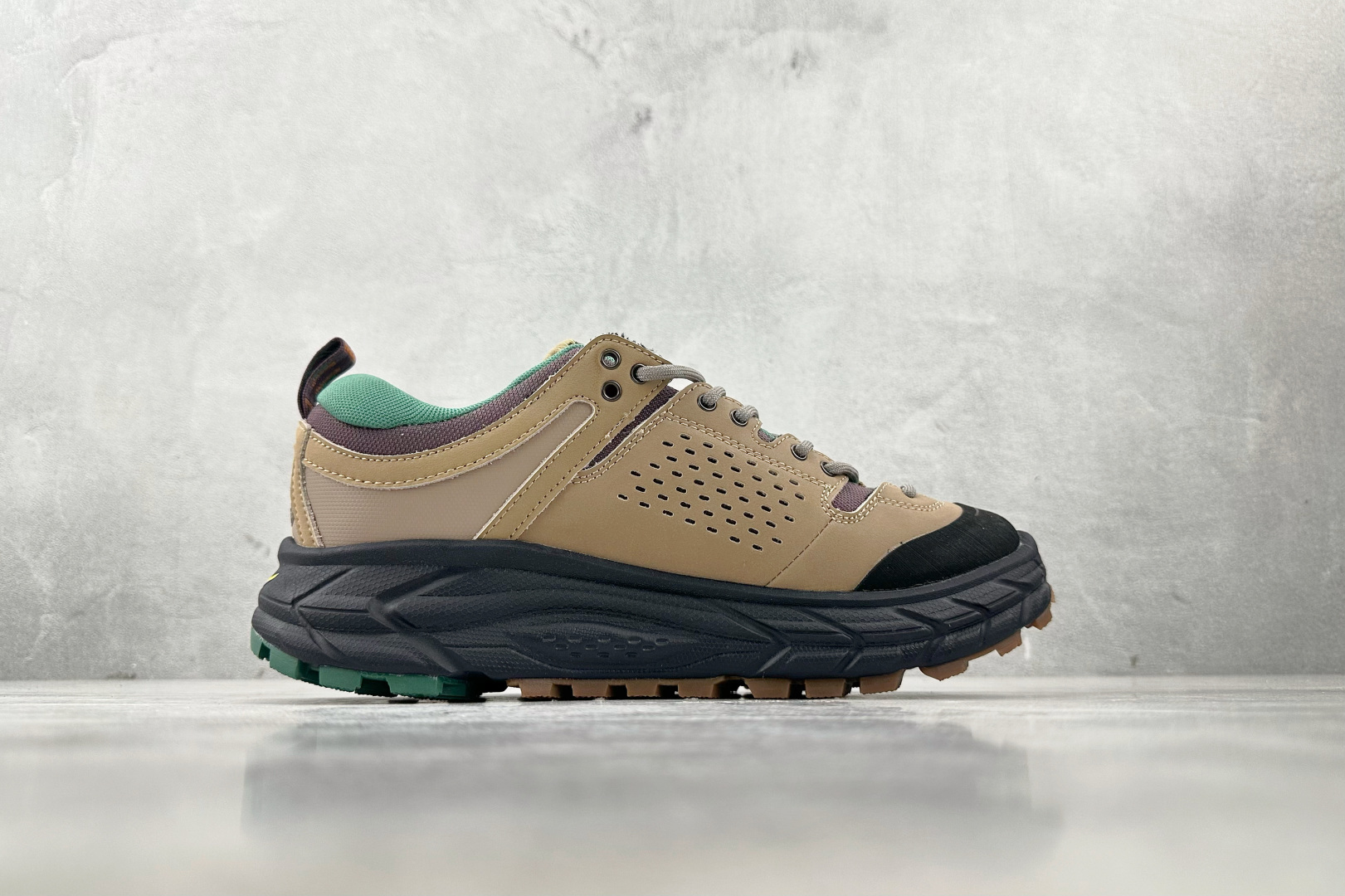 250 Bodega × HOKA ONE ONE Tor Ultra 棕色 1145771-NBYL