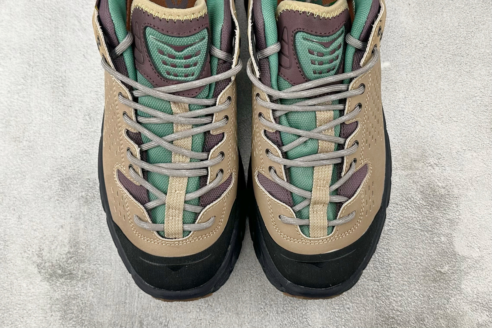 250 Bodega × HOKA ONE ONE Tor Ultra 棕色 1145771-NBYL