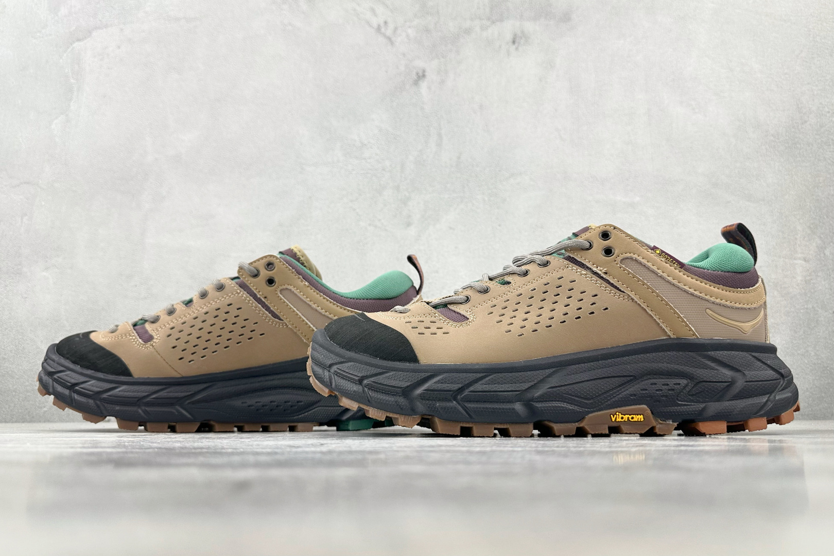 250 Bodega × HOKA ONE ONE Tor Ultra 棕色 1145771-NBYL