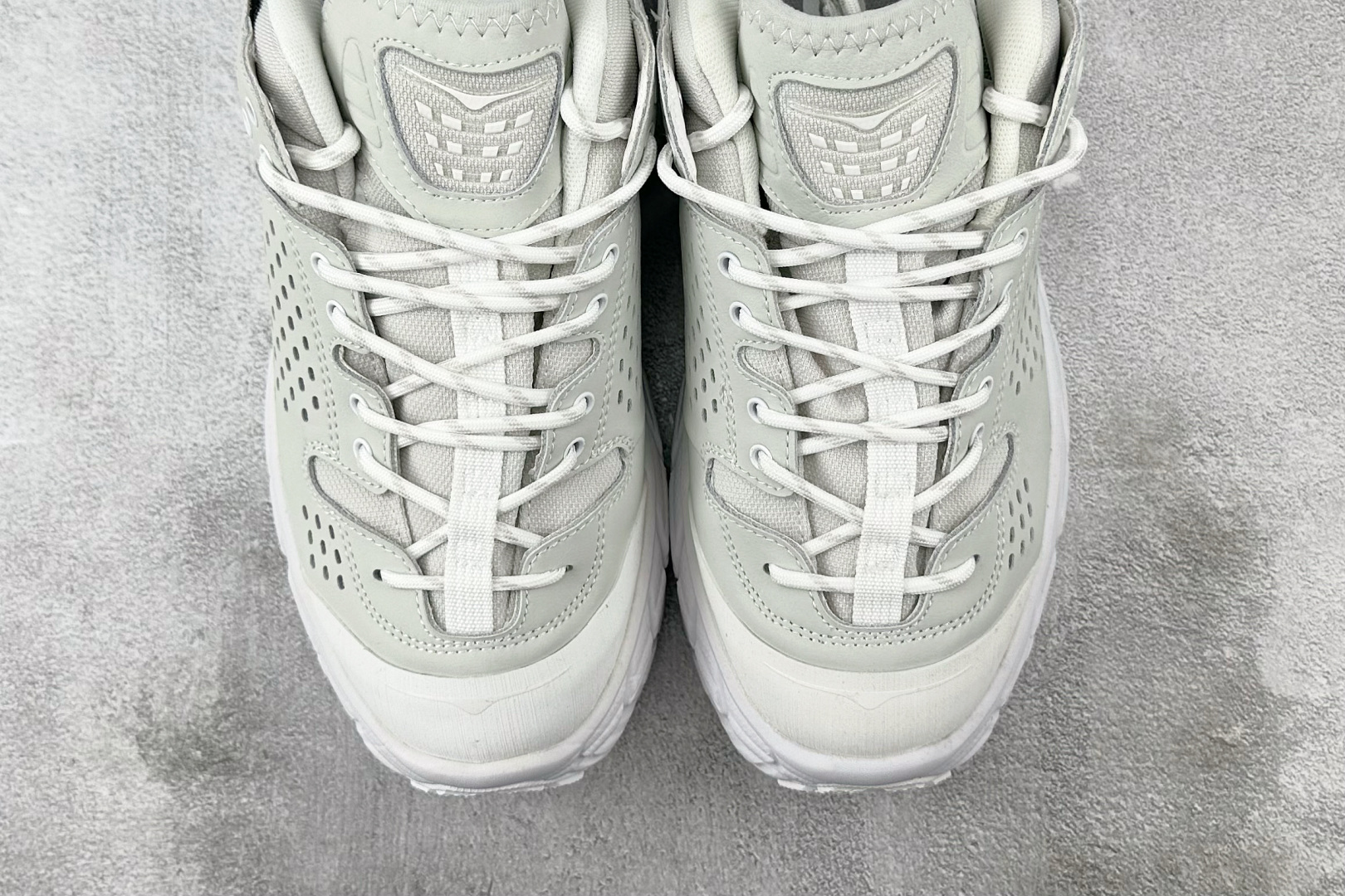 250 HOKA ONE ONE Tor Ultra 白灰 1130310-WNCL