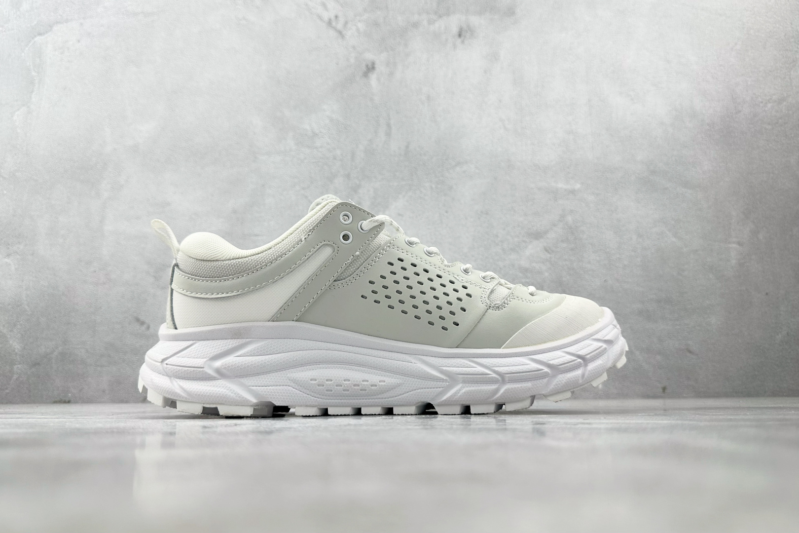 250 HOKA ONE ONE Tor Ultra 白灰 1130310-WNCL