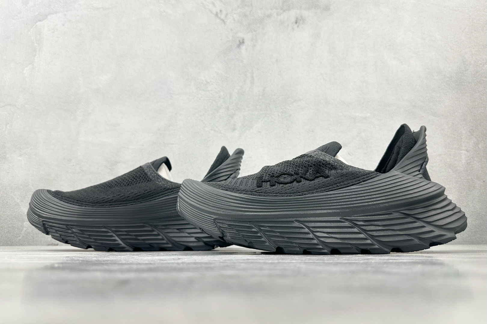 230 HOKA ONE ONE Restore TC 黑色满天星 1134532-BLK-Chinese UA Cheap High Quatity Brand Clothes Bags handbags Sneakers wholesale wholesaler seller from China Factory suppliers Fashion Clothing Shoes best Quality Beautiful Price 230 HOKA ONE ONE Restore TC 黑色满天星 1134532-BLK