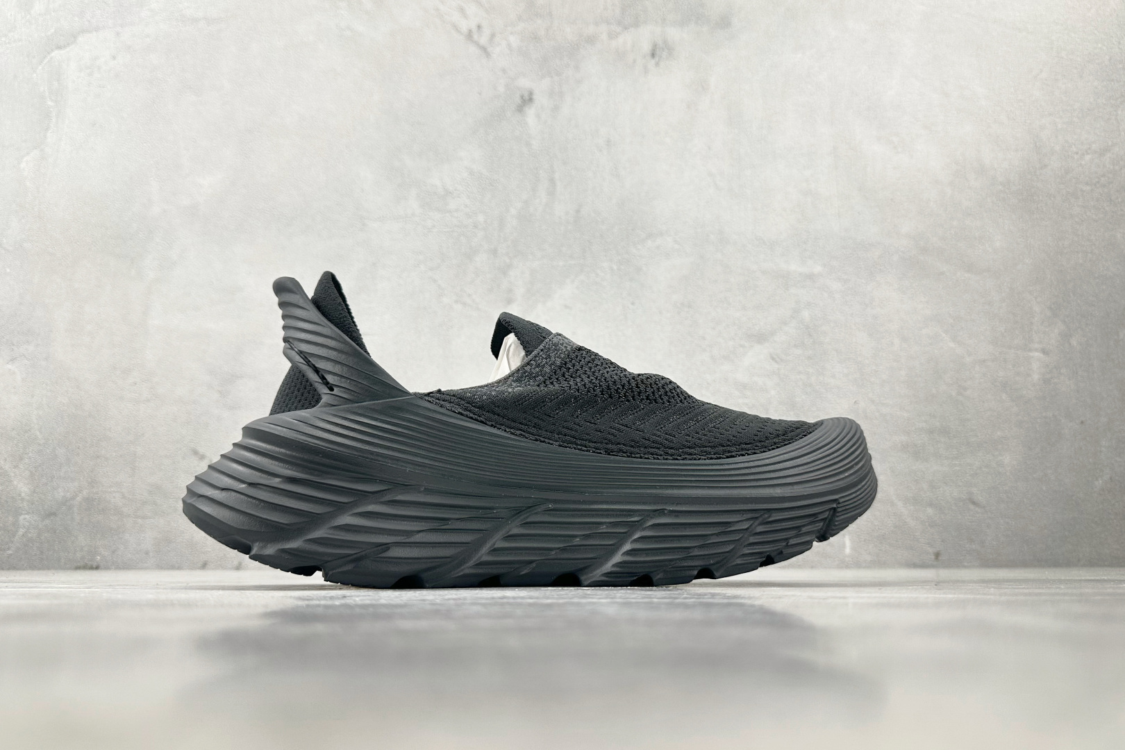 230 HOKA ONE ONE Restore TC 黑色满天星 1134532-BLK-Chinese UA Cheap High Quatity Brand Clothes Bags handbags Sneakers wholesale wholesaler seller from China Factory suppliers Fashion Clothing Shoes best Quality Beautiful Price 230 HOKA ONE ONE Restore TC 黑色满天星 1134532-BLK