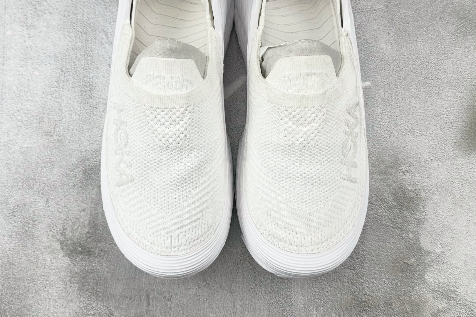 230 HOKA ONE ONE Restore TC 白色 1134532-RAWW-Chinese UA Cheap High Quatity Brand Clothes Bags handbags Sneakers wholesale wholesaler seller from China Factory suppliers Fashion Clothing Shoes best Quality Beautiful Price 230 HOKA ONE ONE Restore TC 白色 1134532-RAWW