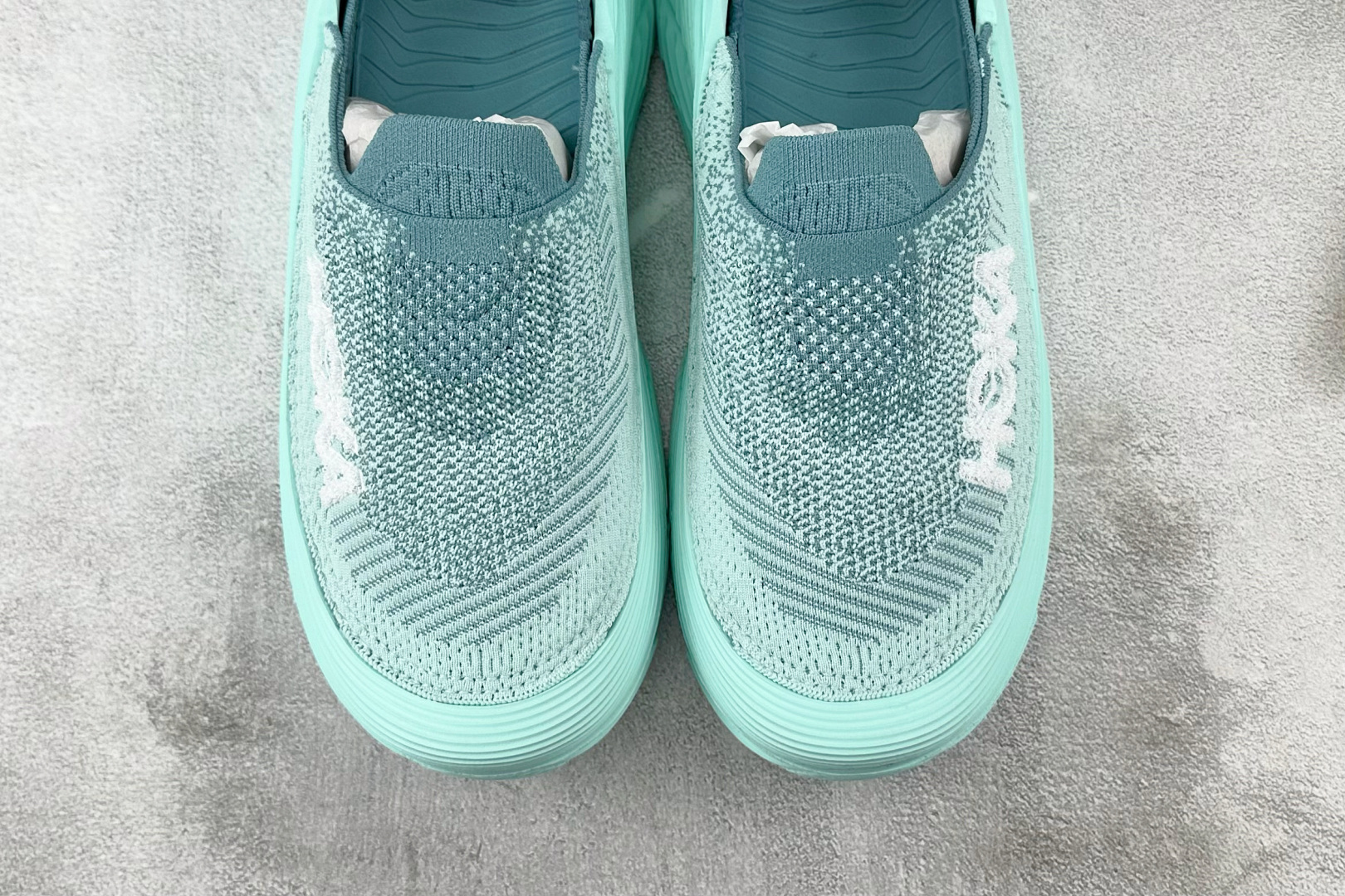 230 HOKA ONE ONE Restore TC 天青色 1134532-OMSO