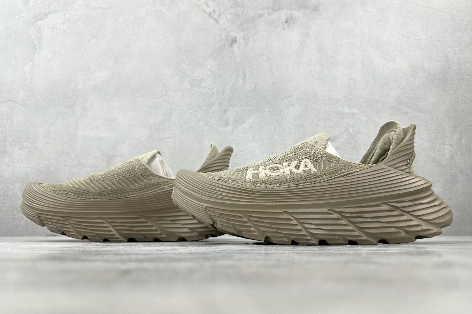 230 HOKA ONE ONE Restore TC 沙色 1134532-DOTN-Chinese UA Cheap High Quatity Brand Clothes Bags handbags Sneakers wholesale wholesaler seller from China Factory suppliers Fashion Clothing Shoes best Quality Beautiful Price 230 HOKA ONE ONE Restore TC 沙色 1134532-DOTN