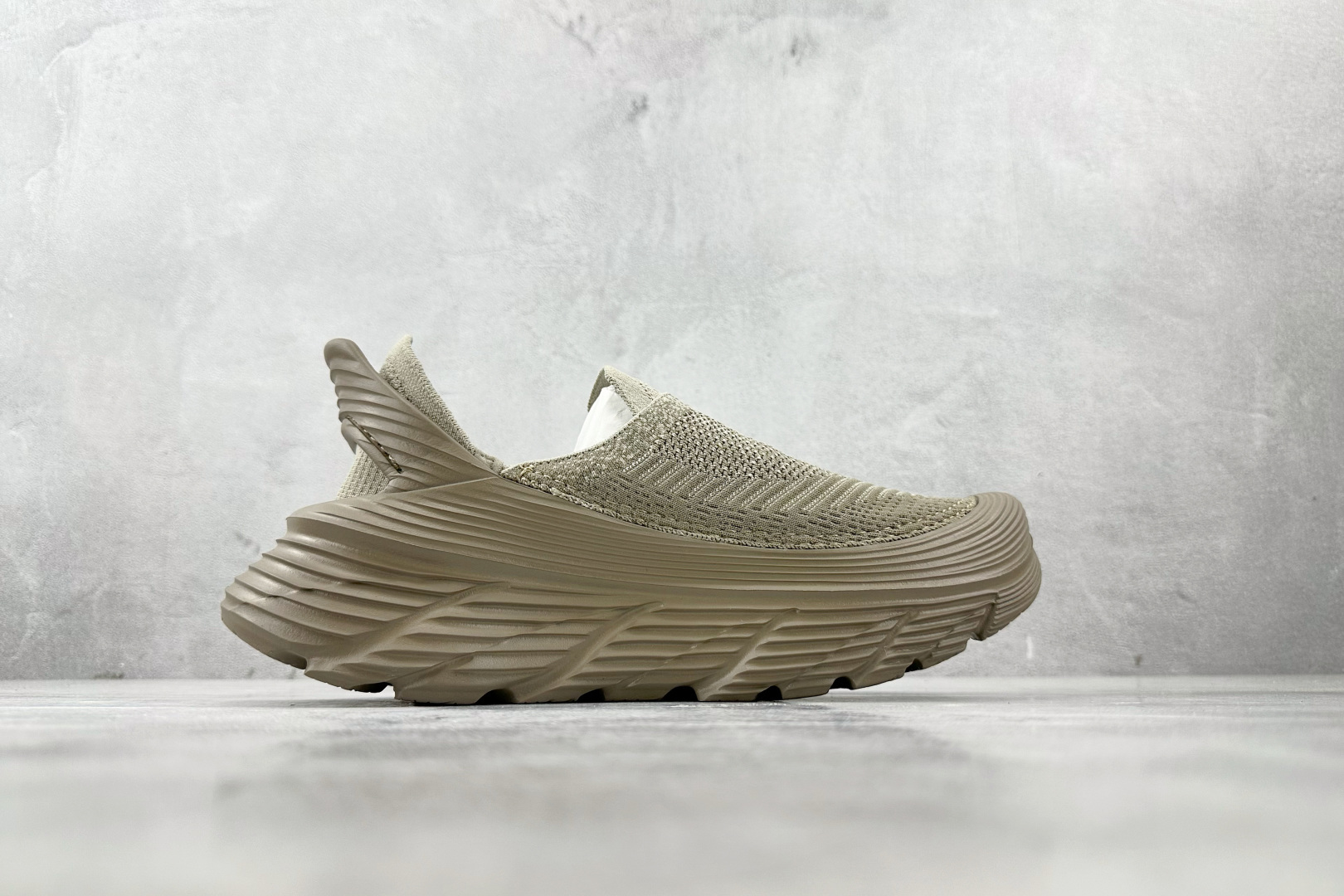 230 HOKA ONE ONE Restore TC 沙色 1134532-DOTN-Chinese UA Cheap High Quatity Brand Clothes Bags handbags Sneakers wholesale wholesaler seller from China Factory suppliers Fashion Clothing Shoes best Quality Beautiful Price 230 HOKA ONE ONE Restore TC 沙色 1134532-DOTN