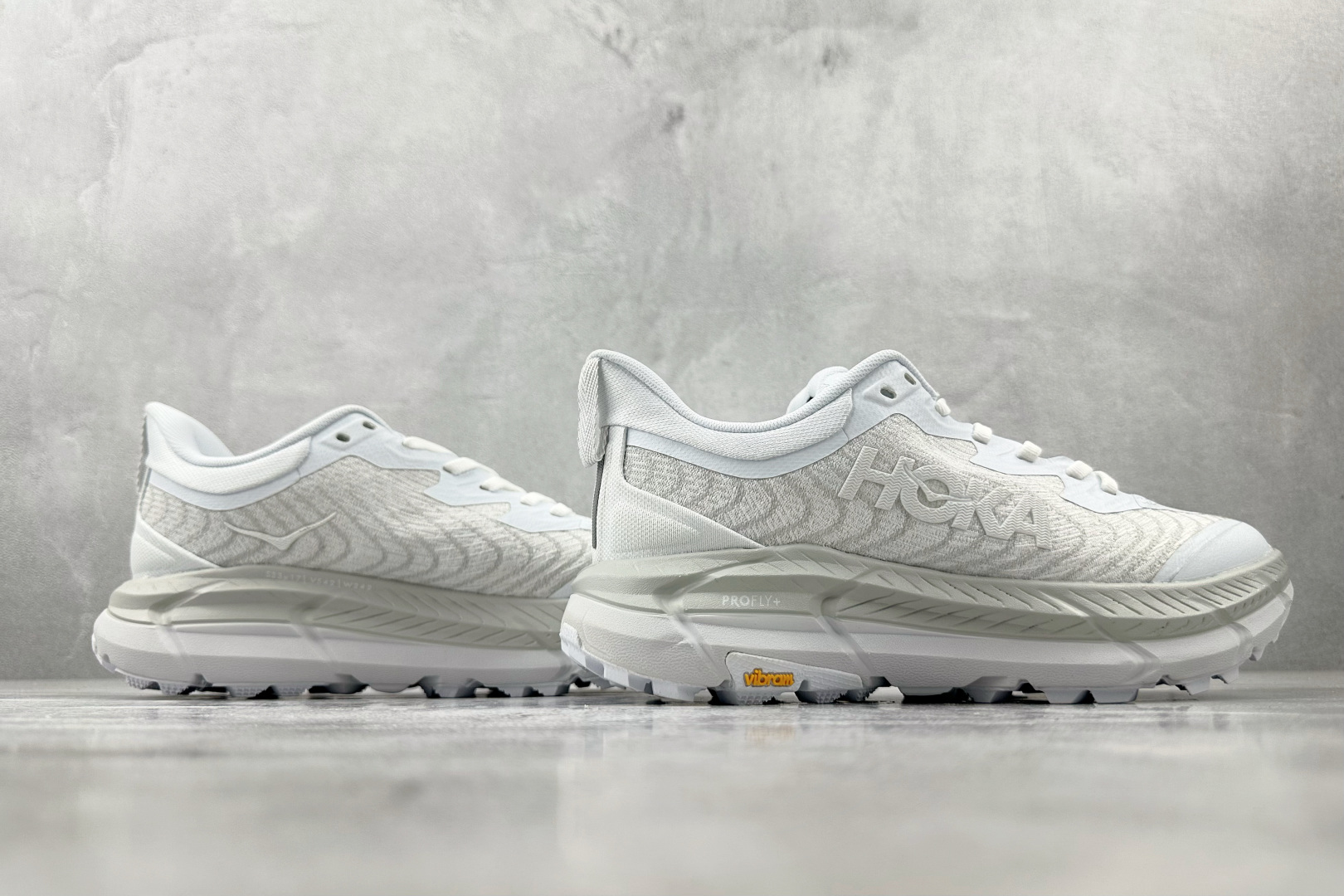 210 HOKA ONE ONE Mafate Speed 4 白色 1129930-WWH