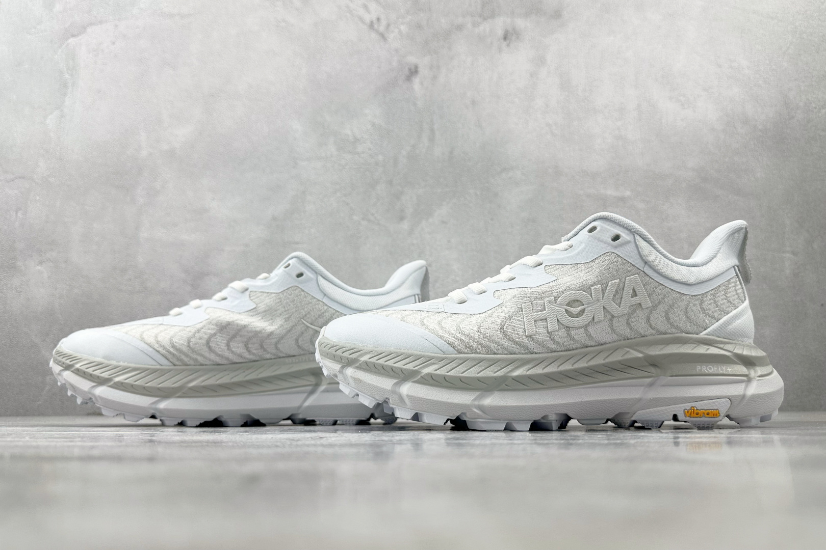 210 HOKA ONE ONE Mafate Speed 4 白色 1129930-WWH
