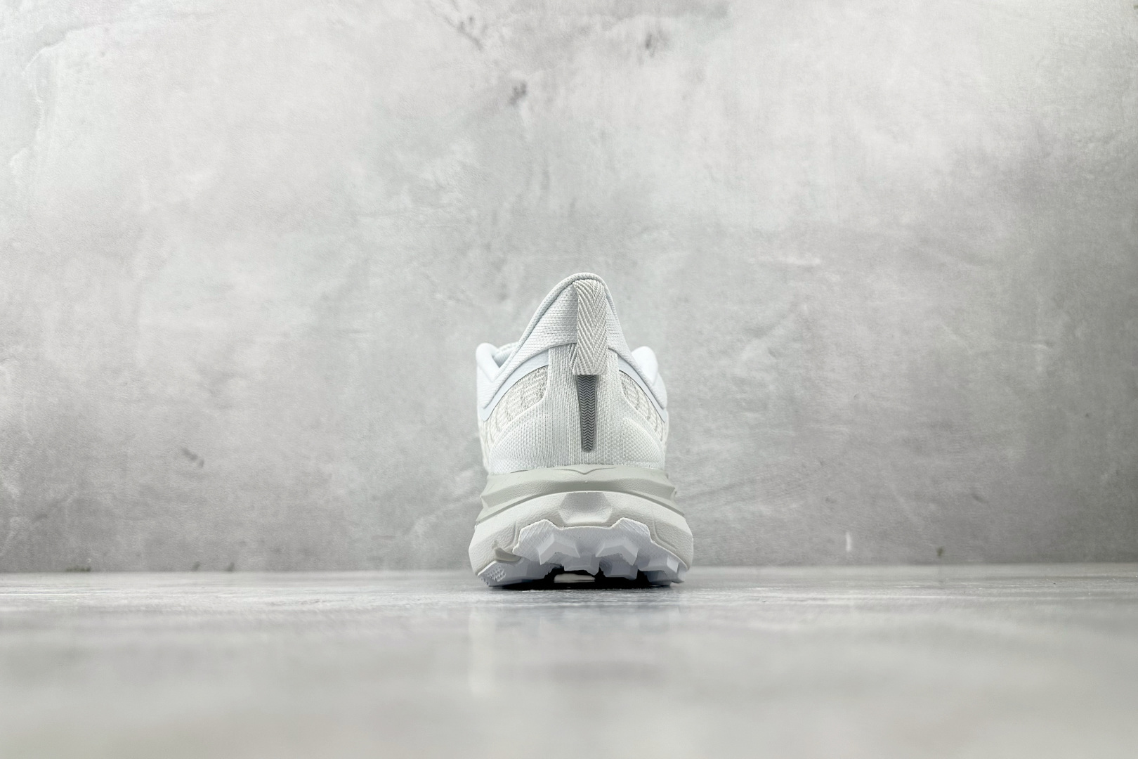 210 HOKA ONE ONE Mafate Speed 4 白色 1129930-WWH