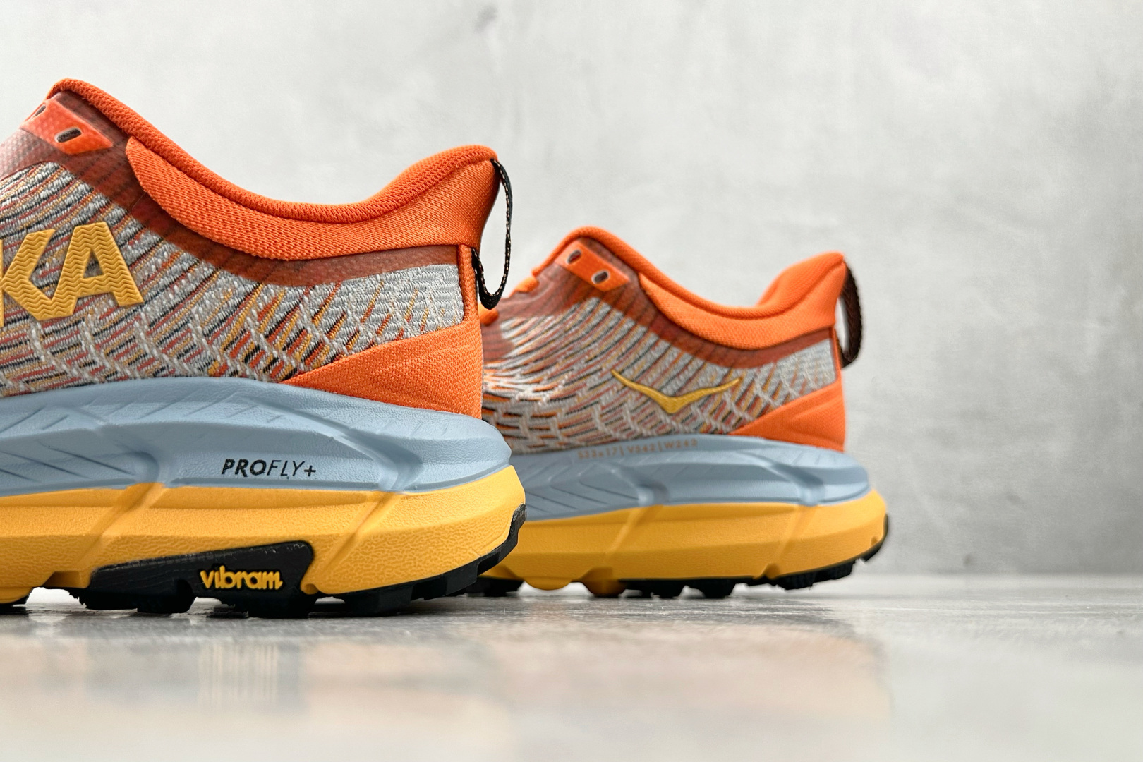 210 HOKA ONE ONE Mafate Speed 4 橙色 1129930-PBSSN