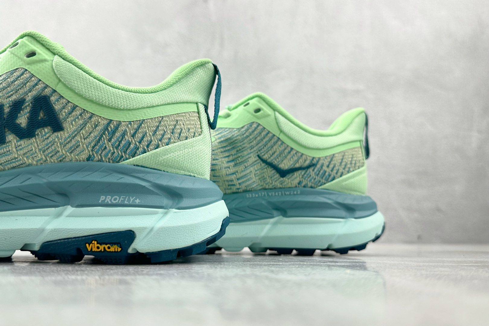 210 HOKA ONE ONE Mafate Speed 4 青柠色海雾蓝 1131056-LGOM-Chinese  UA Cheap High Quatity Brand  Clothes Bags handbags Sneakers wholesale wholesaler seller from China Factory suppliers Fashion Clothing  Shoes best Quality Beautiful Price  210 HOKA ONE ONE Mafate Speed 4 青柠色海雾蓝 1131056-LGOM