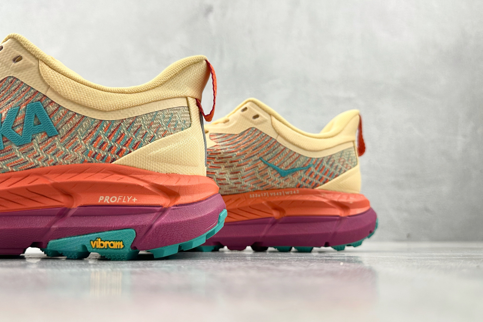210 HOKA ONE ONE Mafate Speed 4 粉红 1129930-IFLM-Chinese  UA Cheap High Quatity Brand  Clothes Bags handbags Sneakers wholesale wholesaler seller from China Factory suppliers Fashion Clothing  Shoes best Quality Beautiful Price  210 HOKA ONE ONE Mafate Speed 4 粉红 1129930-IFLM