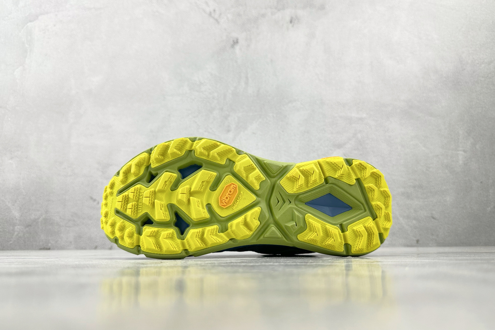 210 HOKA ONE ONE Mafate Speed 4 蓝黄 1129930-SBDCT-Chinese  UA Cheap High Quatity Brand  Clothes Bags handbags Sneakers wholesale wholesaler seller from China Factory suppliers Fashion Clothing  Shoes best Quality Beautiful Price  210 HOKA ONE ONE Mafate Speed 4 蓝黄 1129930-SBDCT