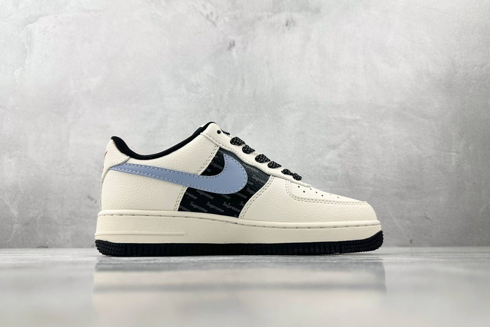 260 Nike Air Force 1'07 Supreme 联名 白黑蓝 ZH2598-311-Chinese  UA Cheap High Quatity Brand  Clothes Bags handbags Sneakers wholesale wholesaler seller from China Factory suppliers Fashion Clothing  Shoes best Quality Beautiful Price  260 Nike Air Force 1'07 Supreme 联名 白黑蓝 ZH2598-311