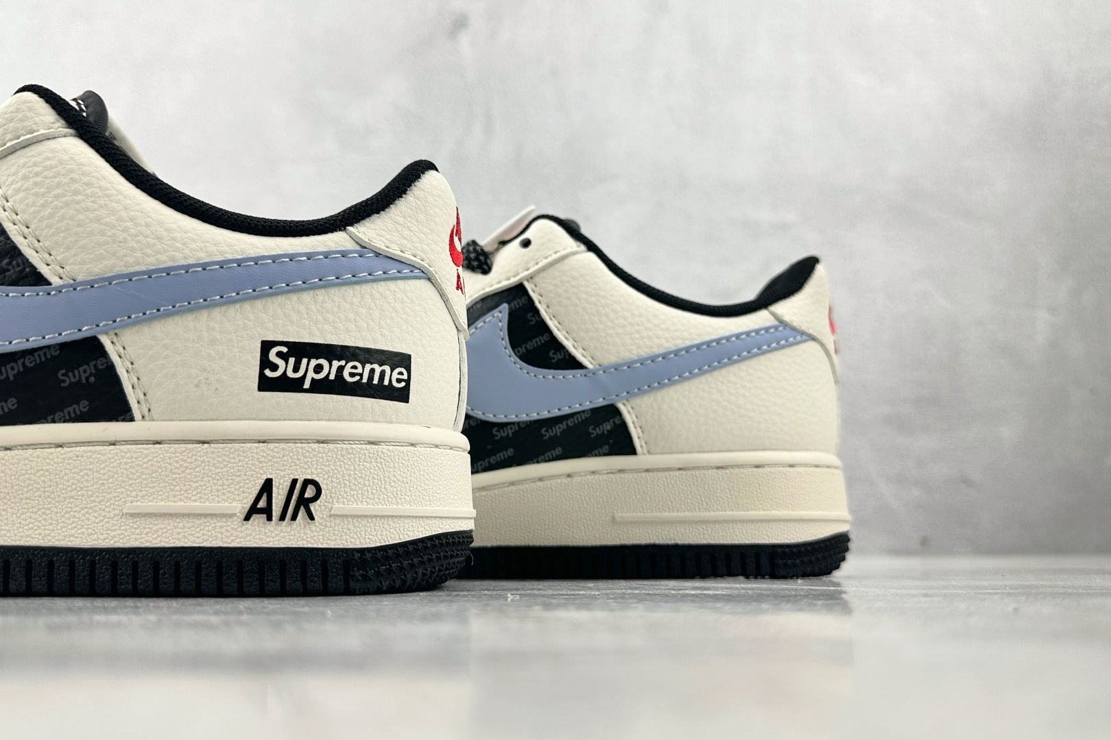 260 Nike Air Force 1'07 Supreme 联名 白黑蓝 ZH2598-311-Chinese  UA Cheap High Quatity Brand  Clothes Bags handbags Sneakers wholesale wholesaler seller from China Factory suppliers Fashion Clothing  Shoes best Quality Beautiful Price  260 Nike Air Force 1'07 Supreme 联名 白黑蓝 ZH2598-311