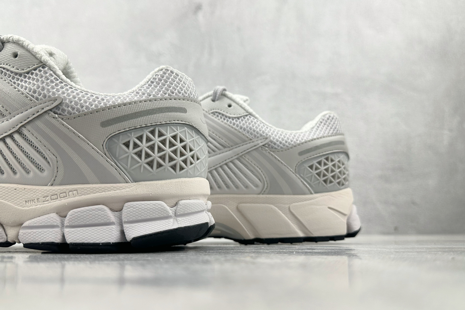 220 Nike Air Zoom Vomero 5 Vast Grey 灰 BV1358-001-Chinese  UA Cheap High Quatity Brand  Clothes Bags handbags Sneakers wholesale wholesaler seller from China Factory suppliers Fashion Clothing  Shoes best Quality Beautiful Price  220 Nike Air Zoom Vomero 5 Vast Grey 灰 BV1358-001