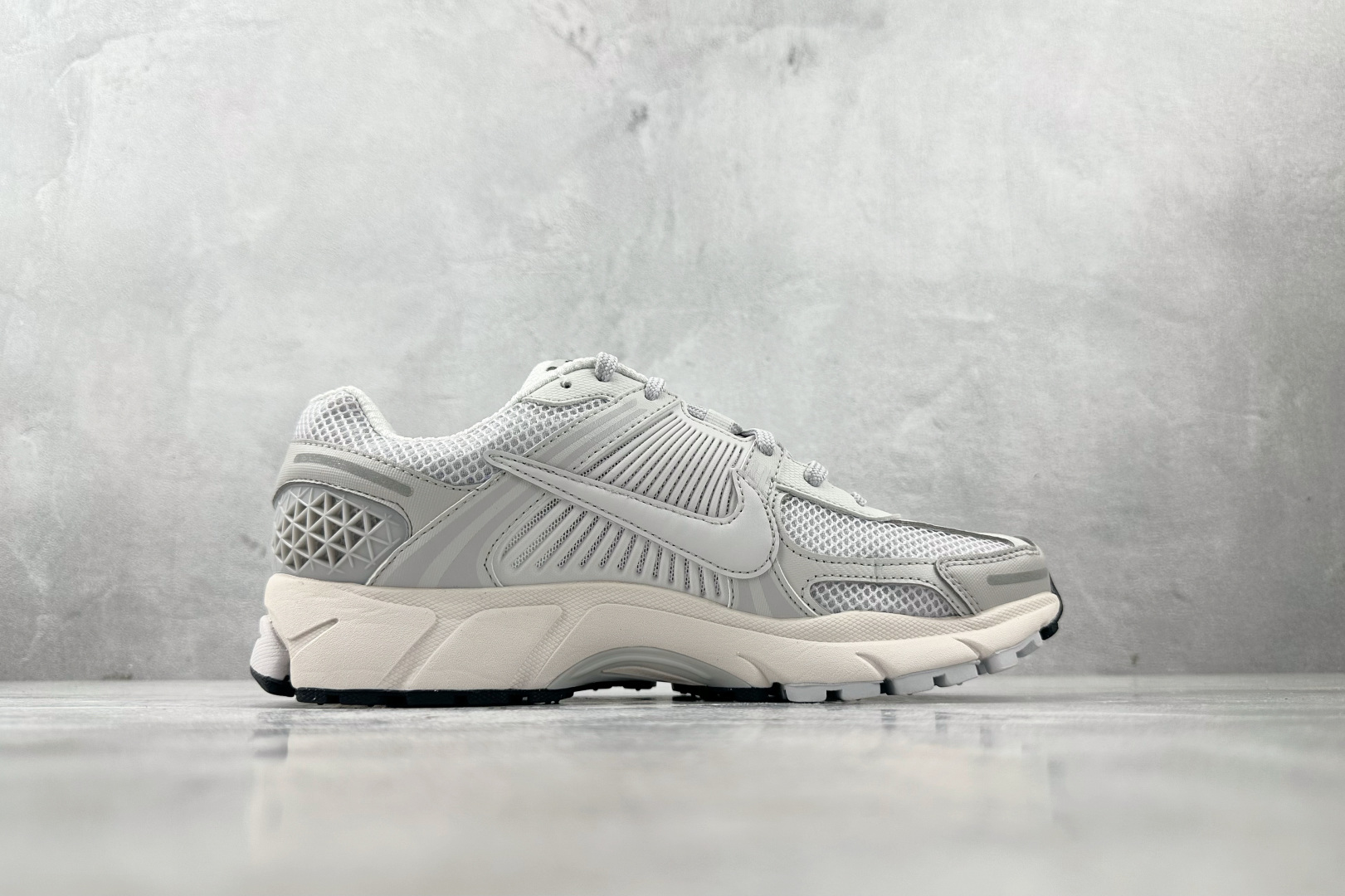 220 Nike Air Zoom Vomero 5 Vast Grey 灰 BV1358-001-Chinese  UA Cheap High Quatity Brand  Clothes Bags handbags Sneakers wholesale wholesaler seller from China Factory suppliers Fashion Clothing  Shoes best Quality Beautiful Price  220 Nike Air Zoom Vomero 5 Vast Grey 灰 BV1358-001