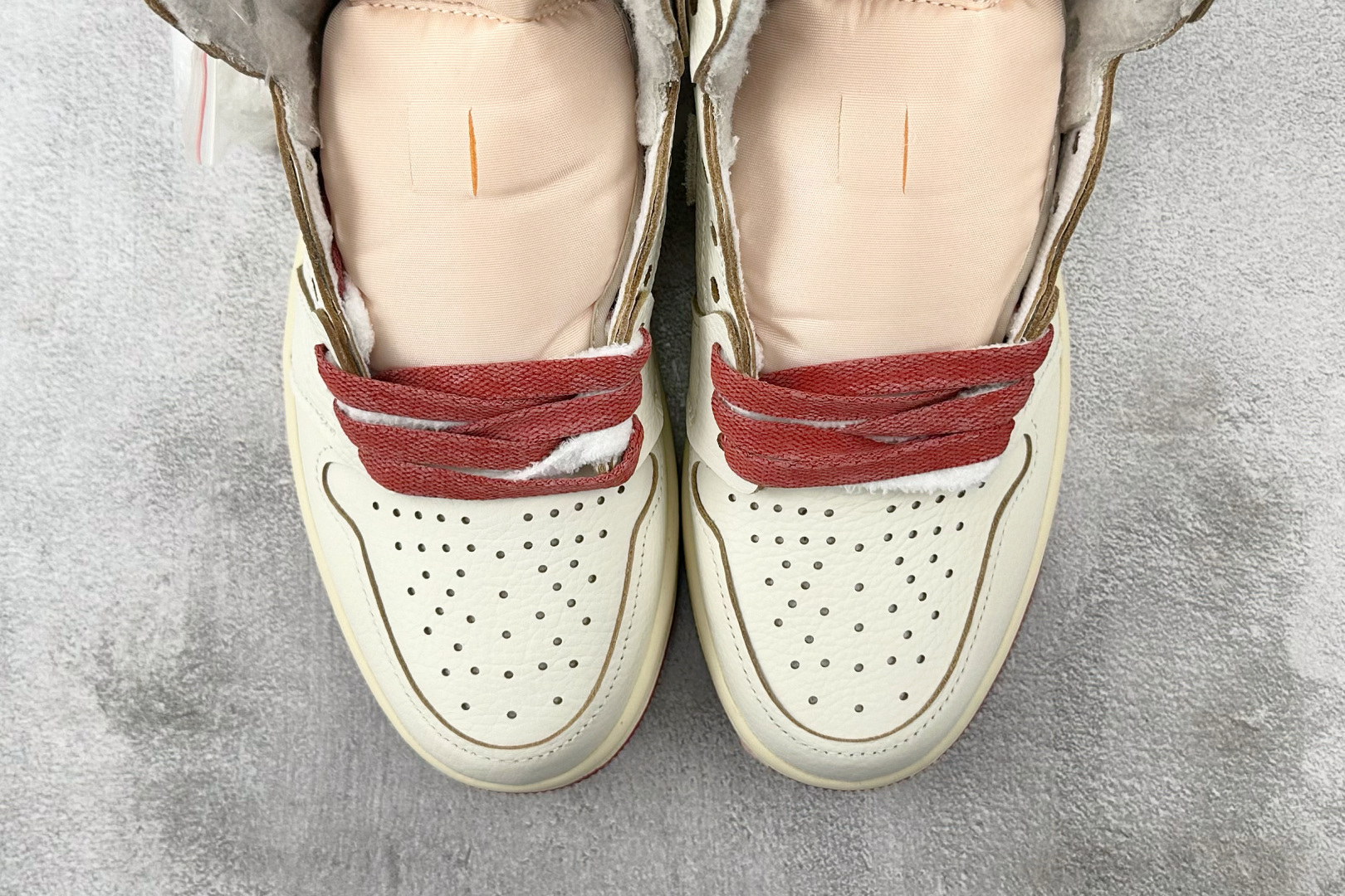 A版/头层 260 Jordan Air Jordan 1 High OG WMNS ”Sail/Cinnabar”RARE AIR米橙 DB4612-100