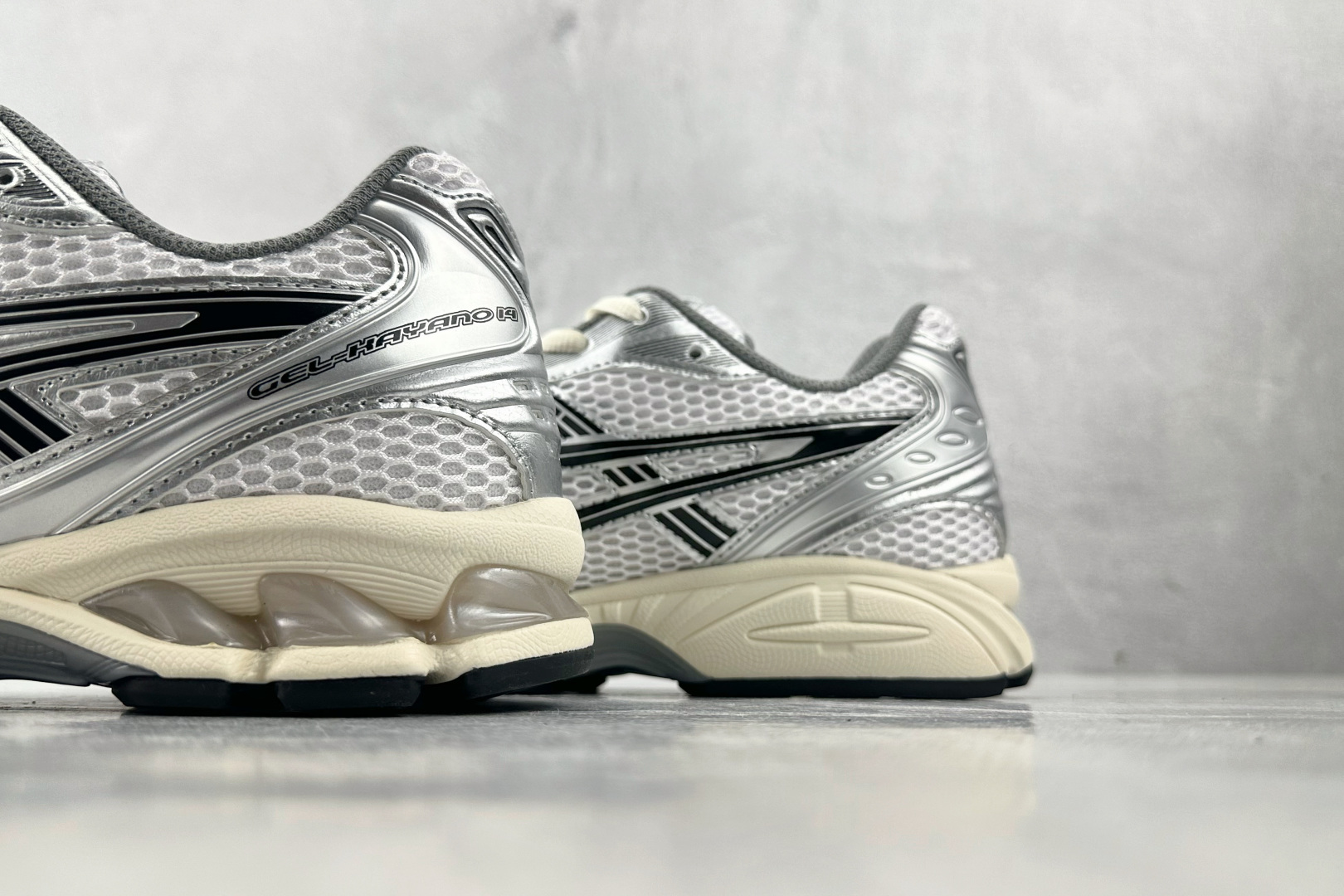 230 外贸批次 jjjjound ×Asics Gel-Kahana 14 银黑 1201A457-101