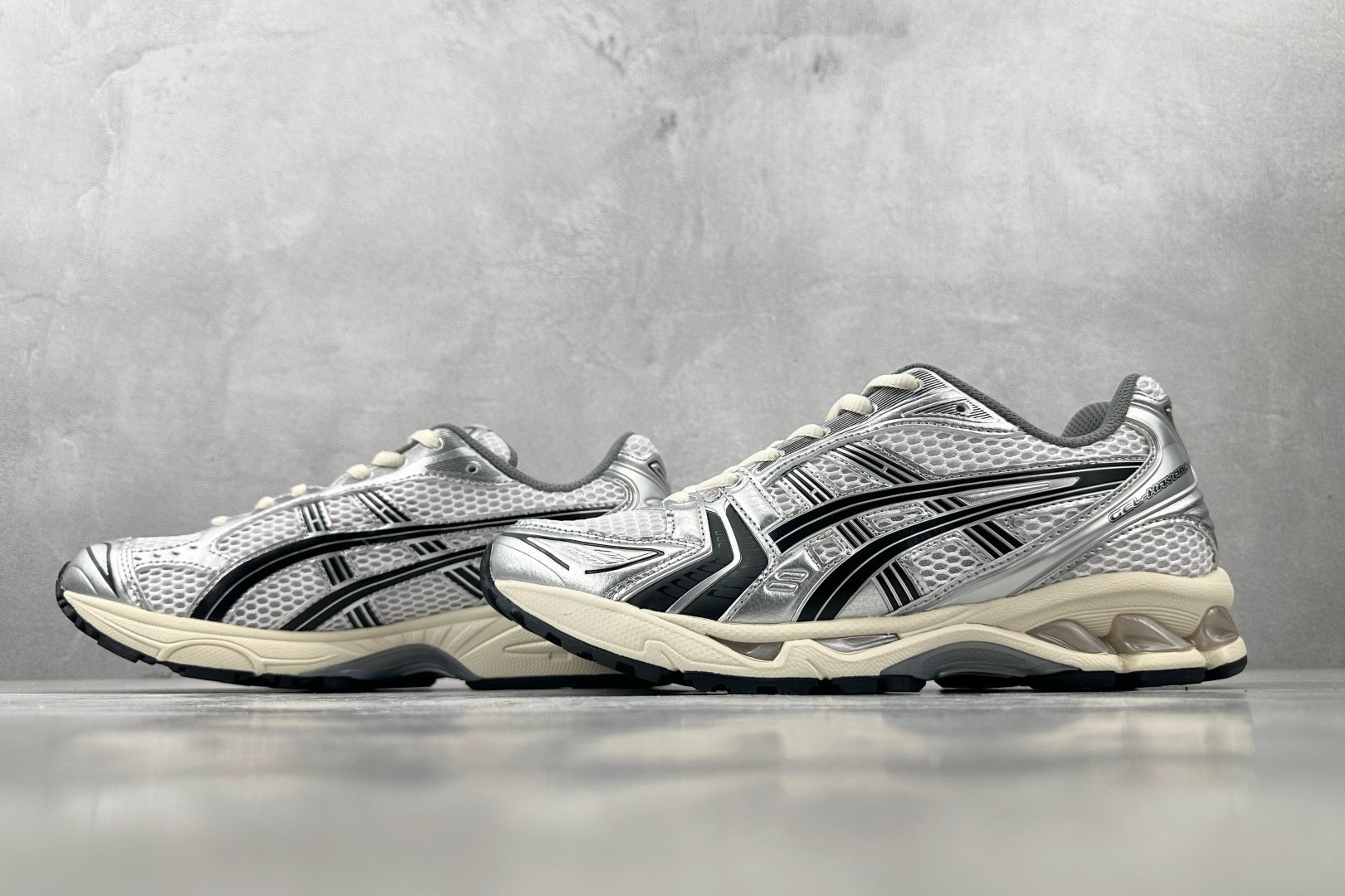 230 外贸批次 jjjjound ×Asics Gel-Kahana 14 银黑 1201A457-101