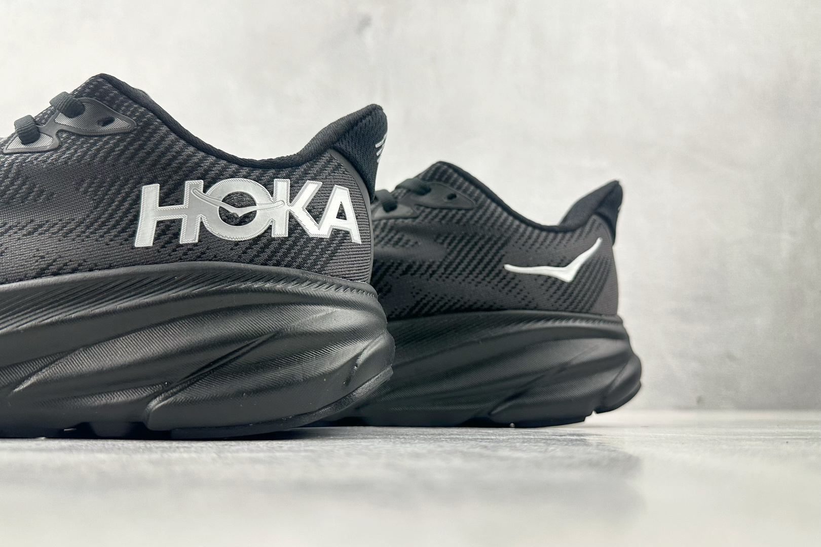 170 HOKA ONE ONE Clifton 9 黑色 1141490- BBLC