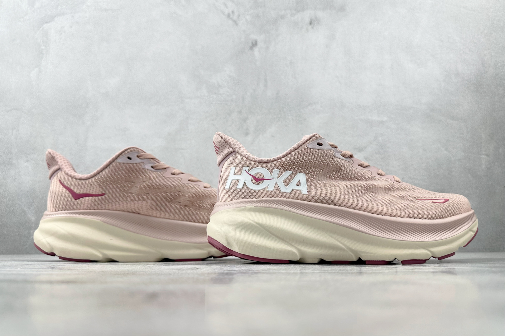 170 HOKA ONE ONE Clifton 9 粉色 1127896-PMPW-Chinese UA Cheap High Quatity Brand Clothes Bags handbags Sneakers wholesale wholesaler seller from China Factory suppliers Fashion Clothing Shoes best Quality Beautiful Price 170 HOKA ONE ONE Clifton 9 粉色 1127896-PMPW