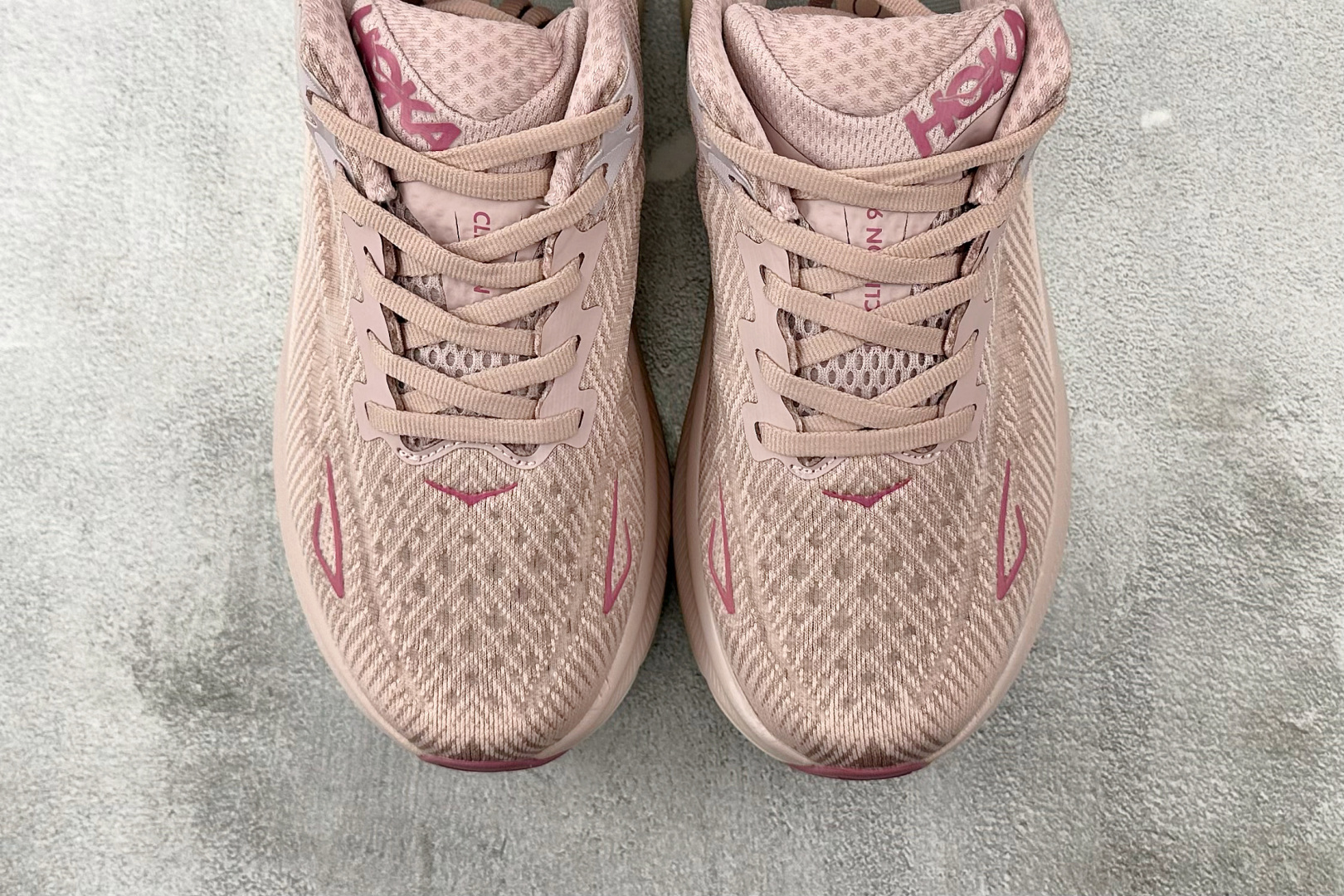 170 HOKA ONE ONE Clifton 9 粉色 1127896-PMPW-Chinese UA Cheap High Quatity Brand Clothes Bags handbags Sneakers wholesale wholesaler seller from China Factory suppliers Fashion Clothing Shoes best Quality Beautiful Price 170 HOKA ONE ONE Clifton 9 粉色 1127896-PMPW