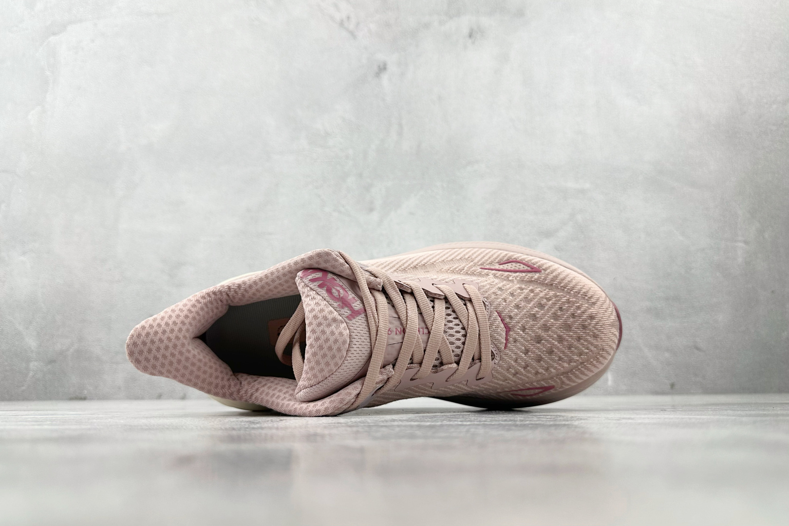 170 HOKA ONE ONE Clifton 9 粉色 1127896-PMPW-Chinese UA Cheap High Quatity Brand Clothes Bags handbags Sneakers wholesale wholesaler seller from China Factory suppliers Fashion Clothing Shoes best Quality Beautiful Price 170 HOKA ONE ONE Clifton 9 粉色 1127896-PMPW