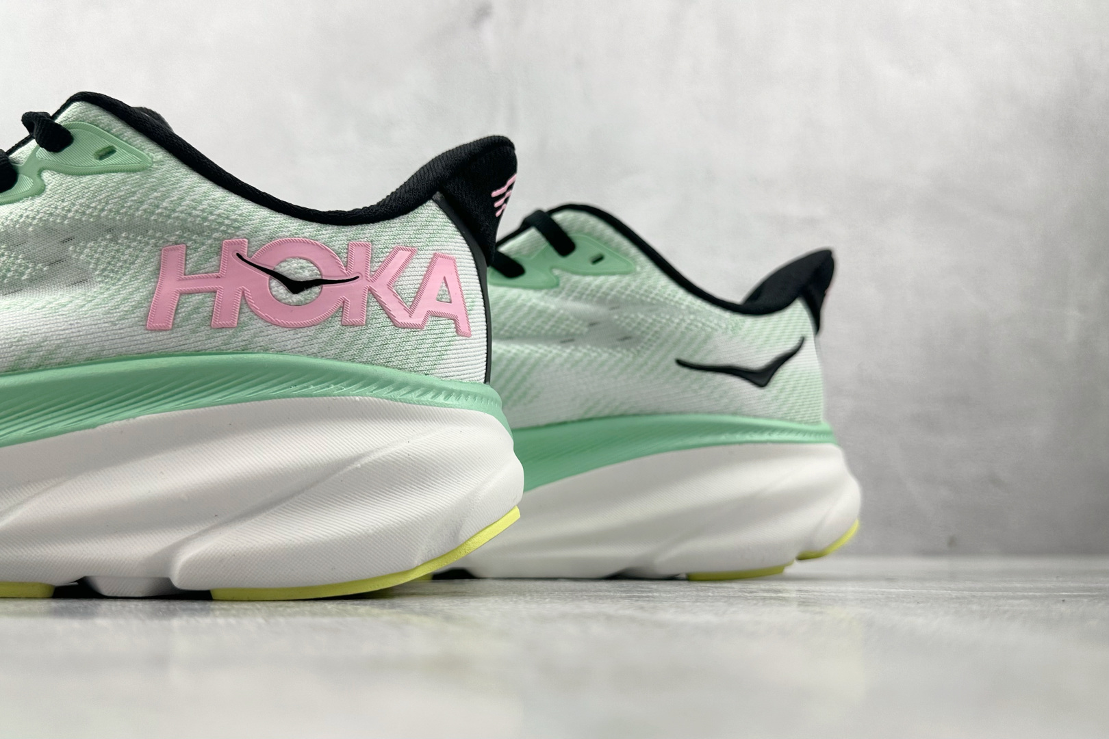 170 HOKA ONE ONE Clifton 9 绿色 1127896-MNW-Chinese UA Cheap High Quatity Brand Clothes Bags handbags Sneakers wholesale wholesaler seller from China Factory suppliers Fashion Clothing Shoes best Quality Beautiful Price 170 HOKA ONE ONE Clifton 9 绿色 1127896-MNW