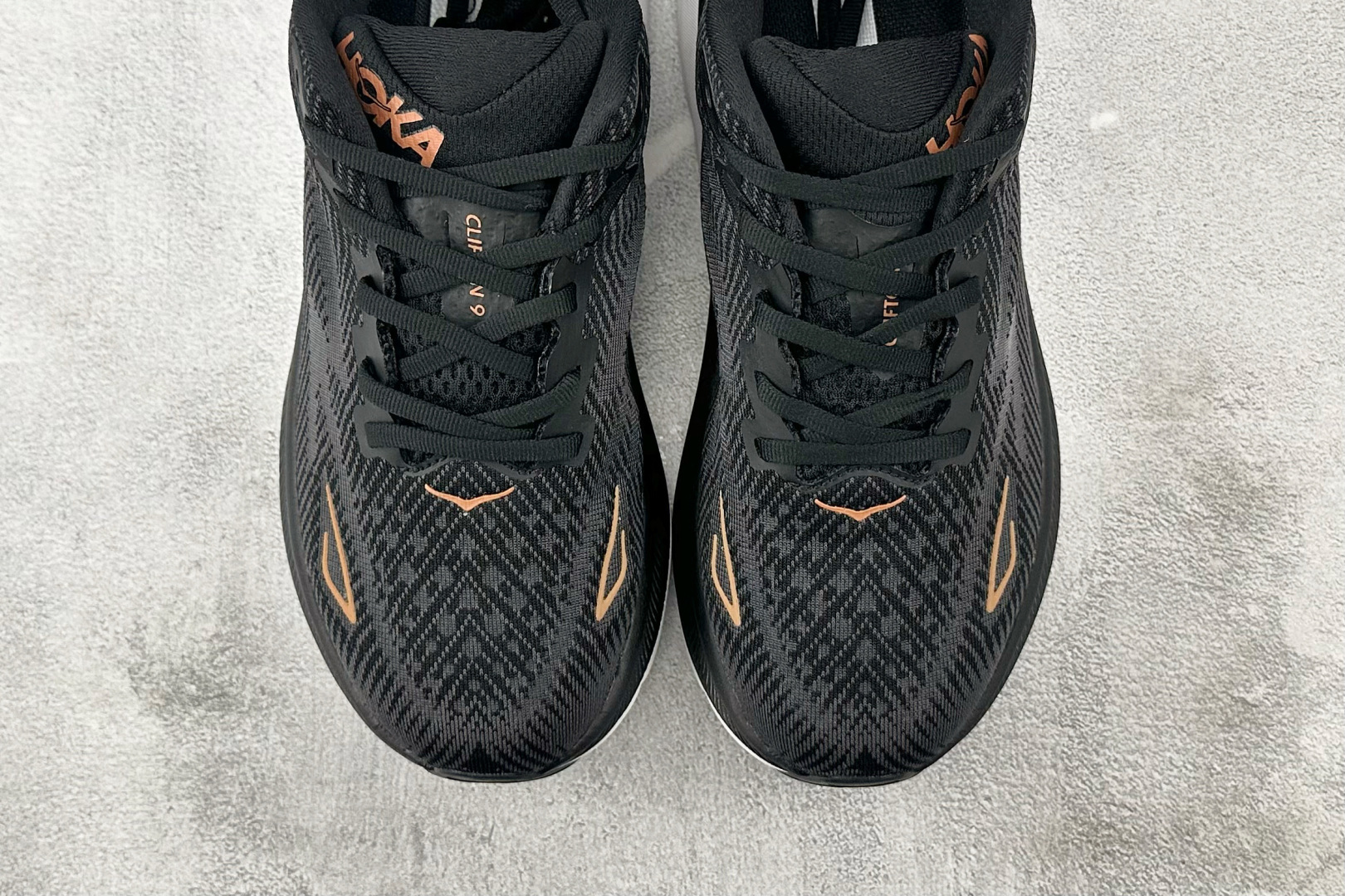 170 HOKA ONE ONE Clifton 9 黑色 1127896-BCPPR-Chinese UA Cheap High Quatity Brand Clothes Bags handbags Sneakers wholesale wholesaler seller from China Factory suppliers Fashion Clothing Shoes best Quality Beautiful Price 170 HOKA ONE ONE Clifton 9 黑色 1127896-BCPPR