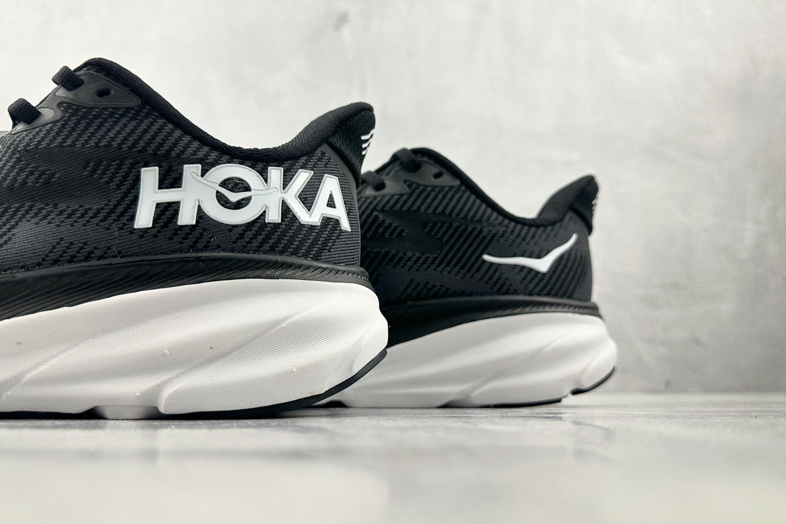 170 HOKA ONE ONE Clifton 9 黑白 1132210-BWHT-Chinese UA Cheap High Quatity Brand Clothes Bags handbags Sneakers wholesale wholesaler seller from China Factory suppliers Fashion Clothing Shoes best Quality Beautiful Price 170 HOKA ONE ONE Clifton 9 黑白 1132210-BWHT
