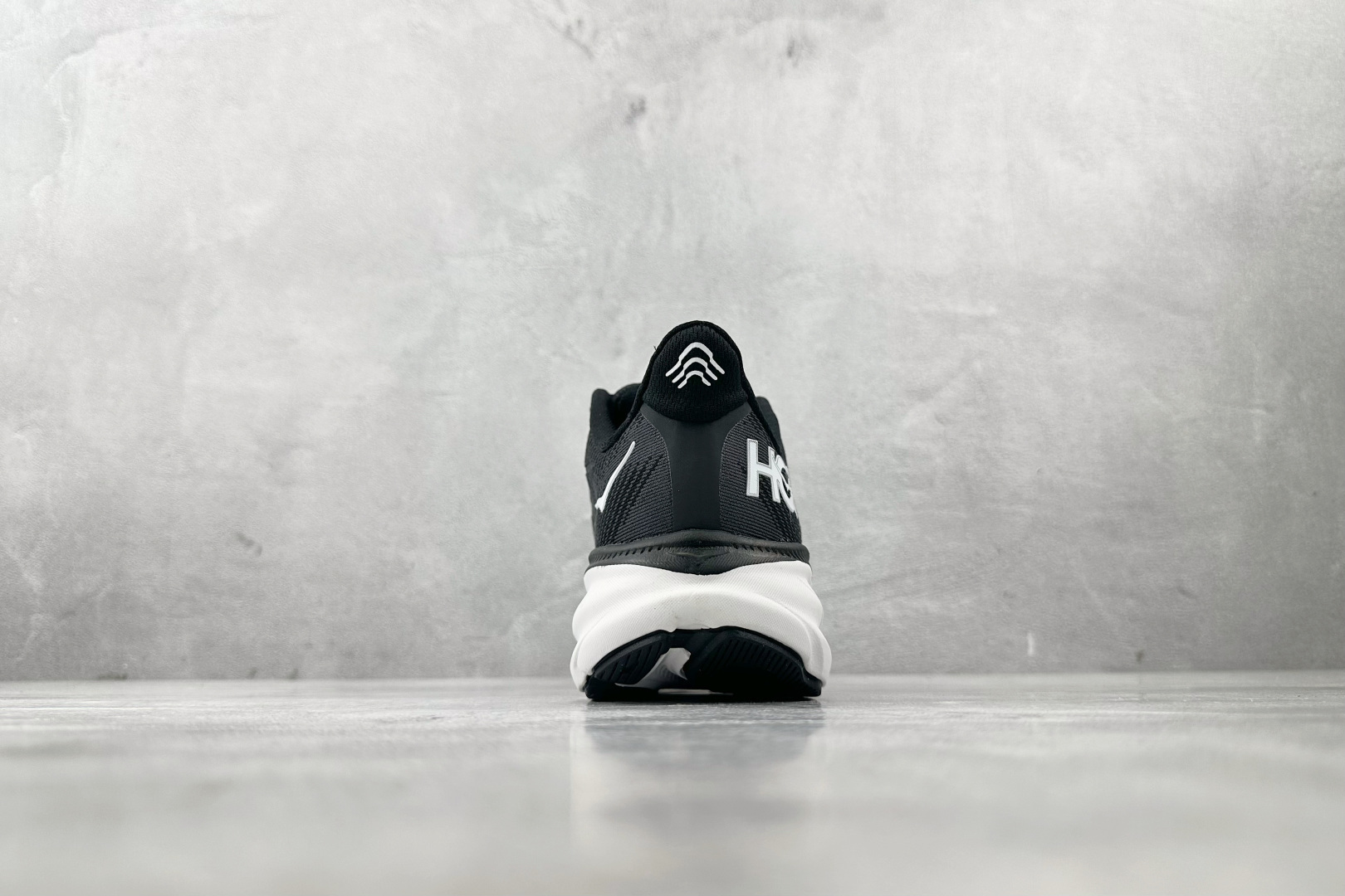 170 HOKA ONE ONE Clifton 9 黑白 1132210-BWHT-Chinese UA Cheap High Quatity Brand Clothes Bags handbags Sneakers wholesale wholesaler seller from China Factory suppliers Fashion Clothing Shoes best Quality Beautiful Price 170 HOKA ONE ONE Clifton 9 黑白 1132210-BWHT