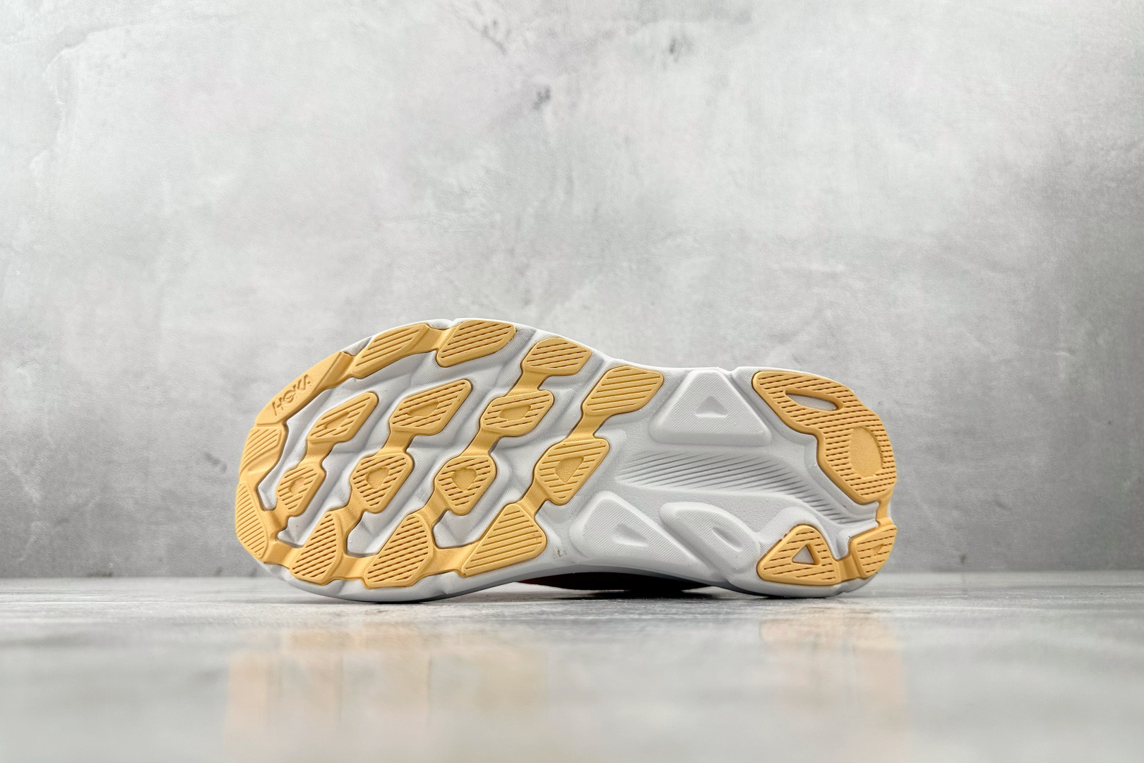 170 HOKA ONE ONE Clifton 9 橘色 1132210-VOIM