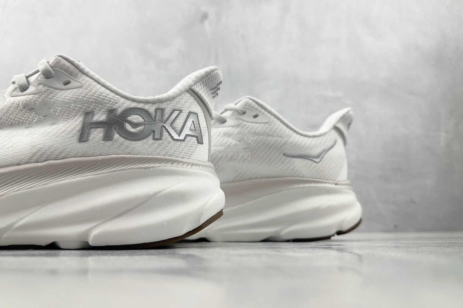 170 HOKA ONE ONE Clifton 9 灰白 1127896-NCWT-Chinese  UA Cheap High Quatity Brand  Clothes Bags handbags Sneakers wholesale wholesaler seller from China Factory suppliers Fashion Clothing  Shoes best Quality Beautiful Price  170 HOKA ONE ONE Clifton 9 灰白 1127896-NCWT