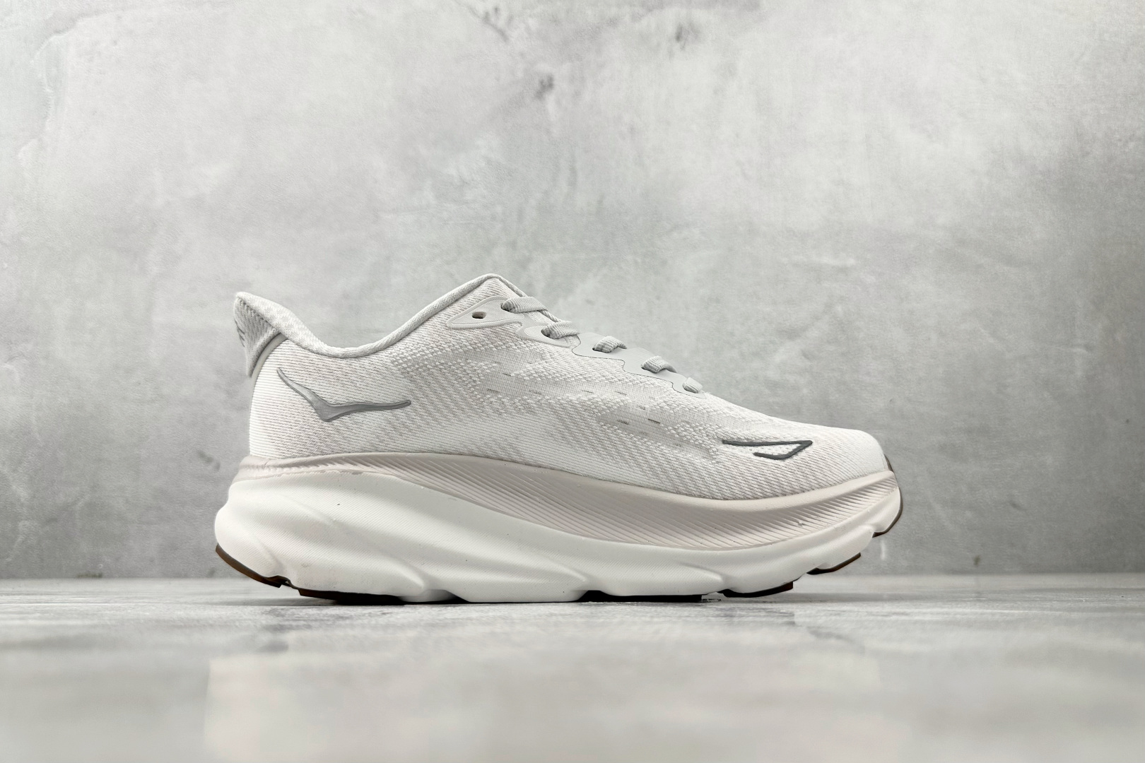 170 HOKA ONE ONE Clifton 9 灰白 1127896-NCWT-Chinese  UA Cheap High Quatity Brand  Clothes Bags handbags Sneakers wholesale wholesaler seller from China Factory suppliers Fashion Clothing  Shoes best Quality Beautiful Price  170 HOKA ONE ONE Clifton 9 灰白 1127896-NCWT