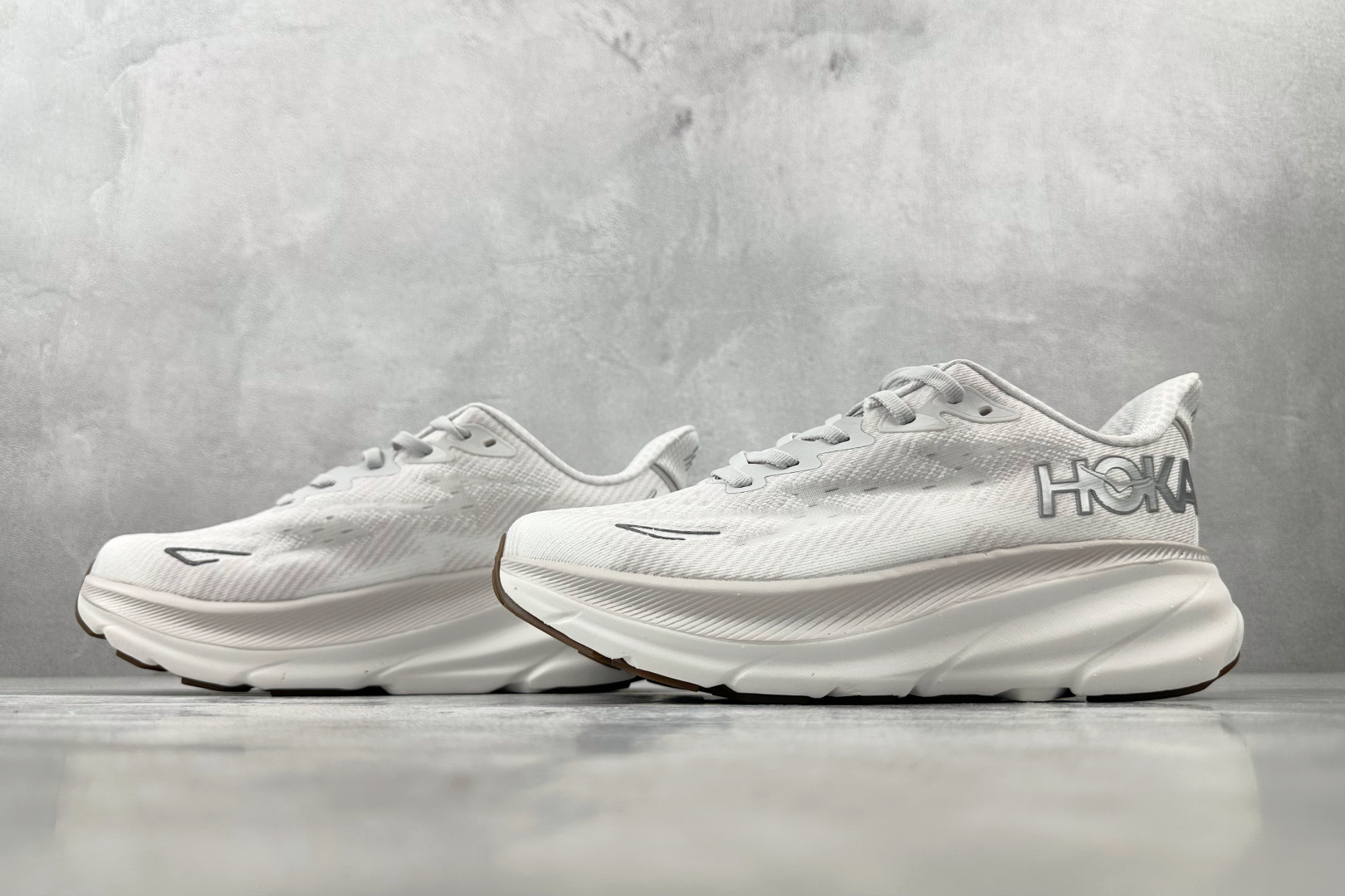 170 HOKA ONE ONE Clifton 9 灰白 1127896-NCWT-Chinese  UA Cheap High Quatity Brand  Clothes Bags handbags Sneakers wholesale wholesaler seller from China Factory suppliers Fashion Clothing  Shoes best Quality Beautiful Price  170 HOKA ONE ONE Clifton 9 灰白 1127896-NCWT