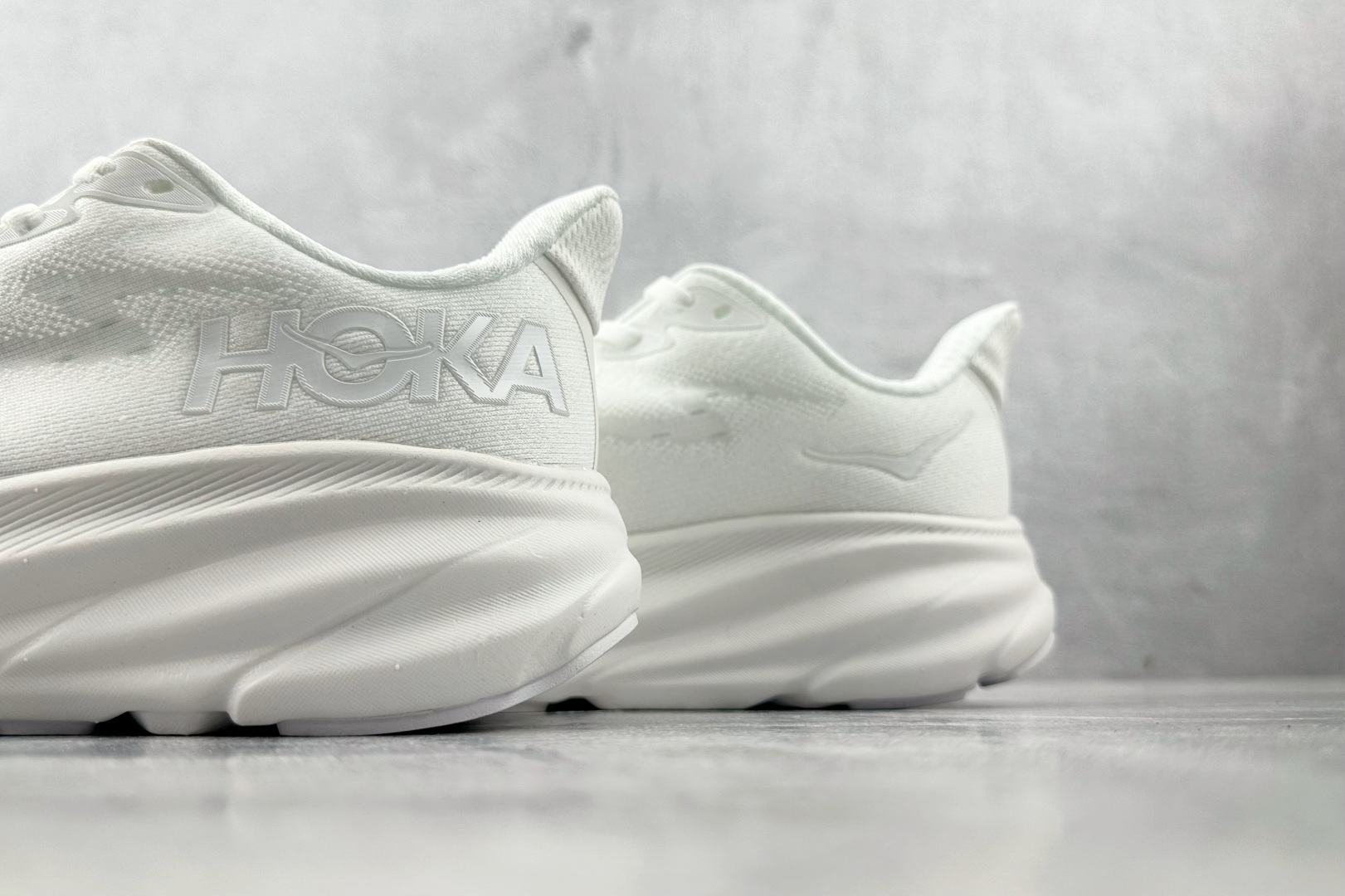 170 HOKA ONE ONE Clifton 9 白色 1127895-WWH-Chinese UA Cheap High Quatity Brand Clothes Bags handbags Sneakers wholesale wholesaler seller from China Factory suppliers Fashion Clothing Shoes best Quality Beautiful Price 170 HOKA ONE ONE Clifton 9 白色 1127895-WWH