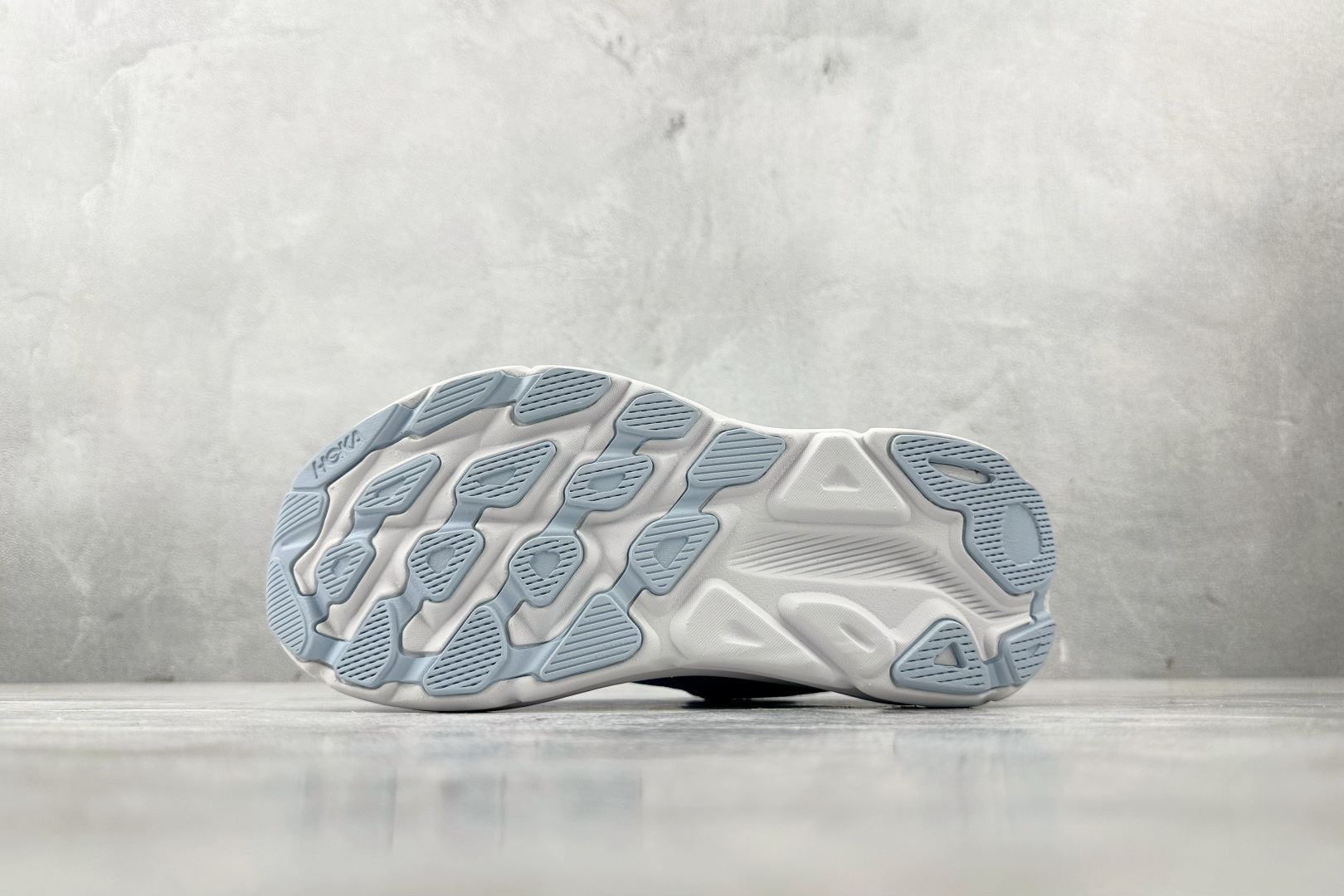 170 HOKA ONE ONE Clifton 9 蓝橙 1127895-CSAA-Chinese UA Cheap High Quatity Brand Clothes Bags handbags Sneakers wholesale wholesaler seller from China Factory suppliers Fashion Clothing Shoes best Quality Beautiful Price 170 HOKA ONE ONE Clifton 9 蓝橙 1127895-CSAA