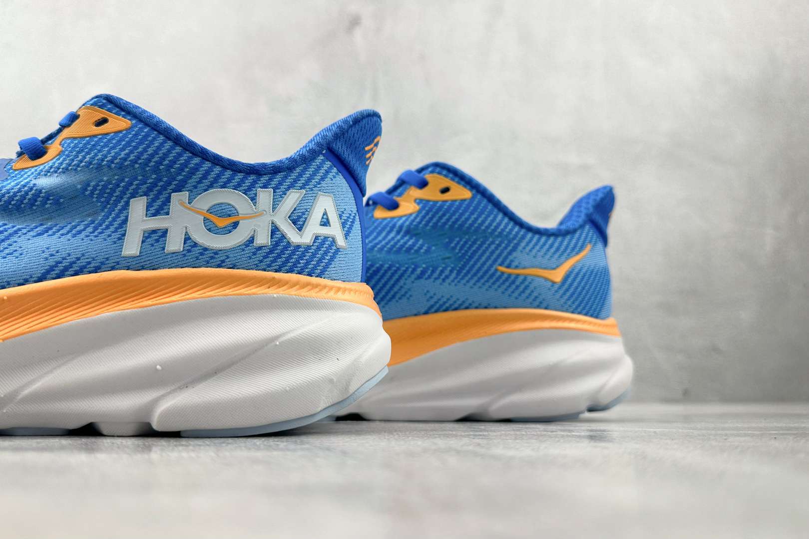 170 HOKA ONE ONE Clifton 9 蓝橙 1127895-CSAA-Chinese UA Cheap High Quatity Brand Clothes Bags handbags Sneakers wholesale wholesaler seller from China Factory suppliers Fashion Clothing Shoes best Quality Beautiful Price 170 HOKA ONE ONE Clifton 9 蓝橙 1127895-CSAA