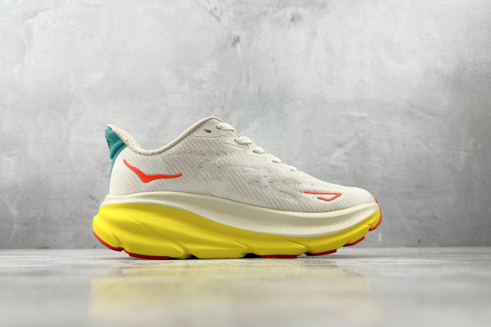 170 HOKA ONE ONE Clifton 9 米黄色 1127895-EPFR