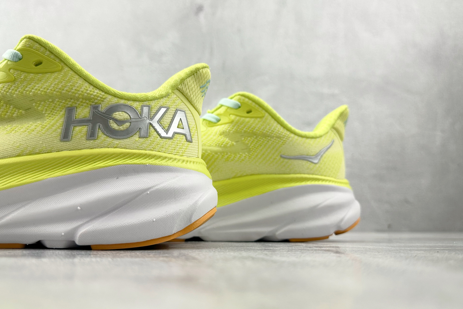 170 HOKA ONE ONE Clifton 9 黄色 1127896-CGSO