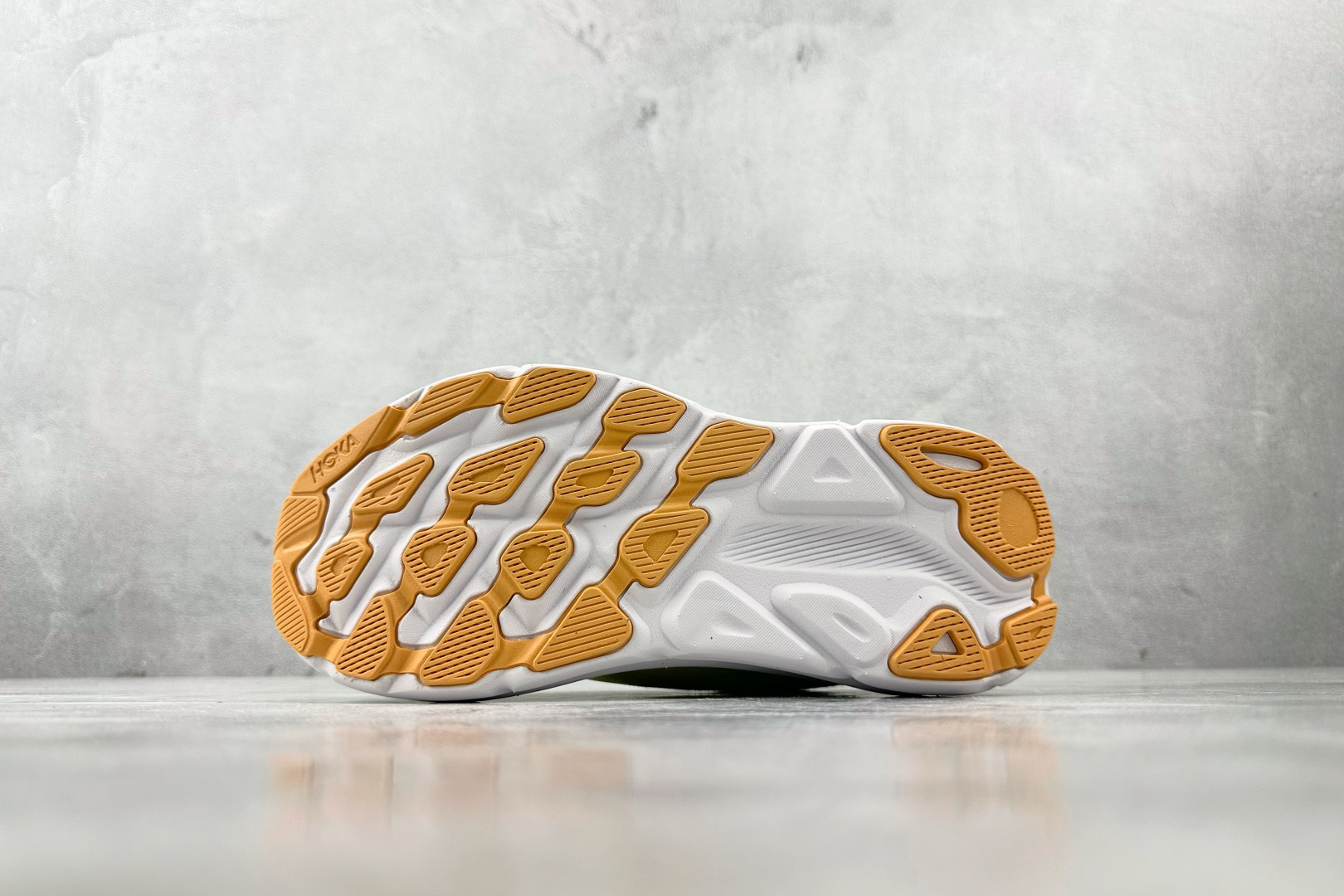 170 HOKA ONE ONE Clifton 9 黄色 1127896-CGSO