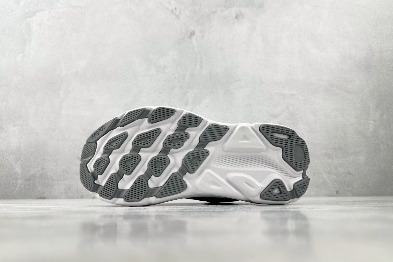 170 HOKA ONE ONE Clifton 9 灰色 1127895-HMBC-Chinese UA Cheap High Quatity Brand Clothes Bags handbags Sneakers wholesale wholesaler seller from China Factory suppliers Fashion Clothing Shoes best Quality Beautiful Price 170 HOKA ONE ONE Clifton 9 灰色 1127895-HMBC