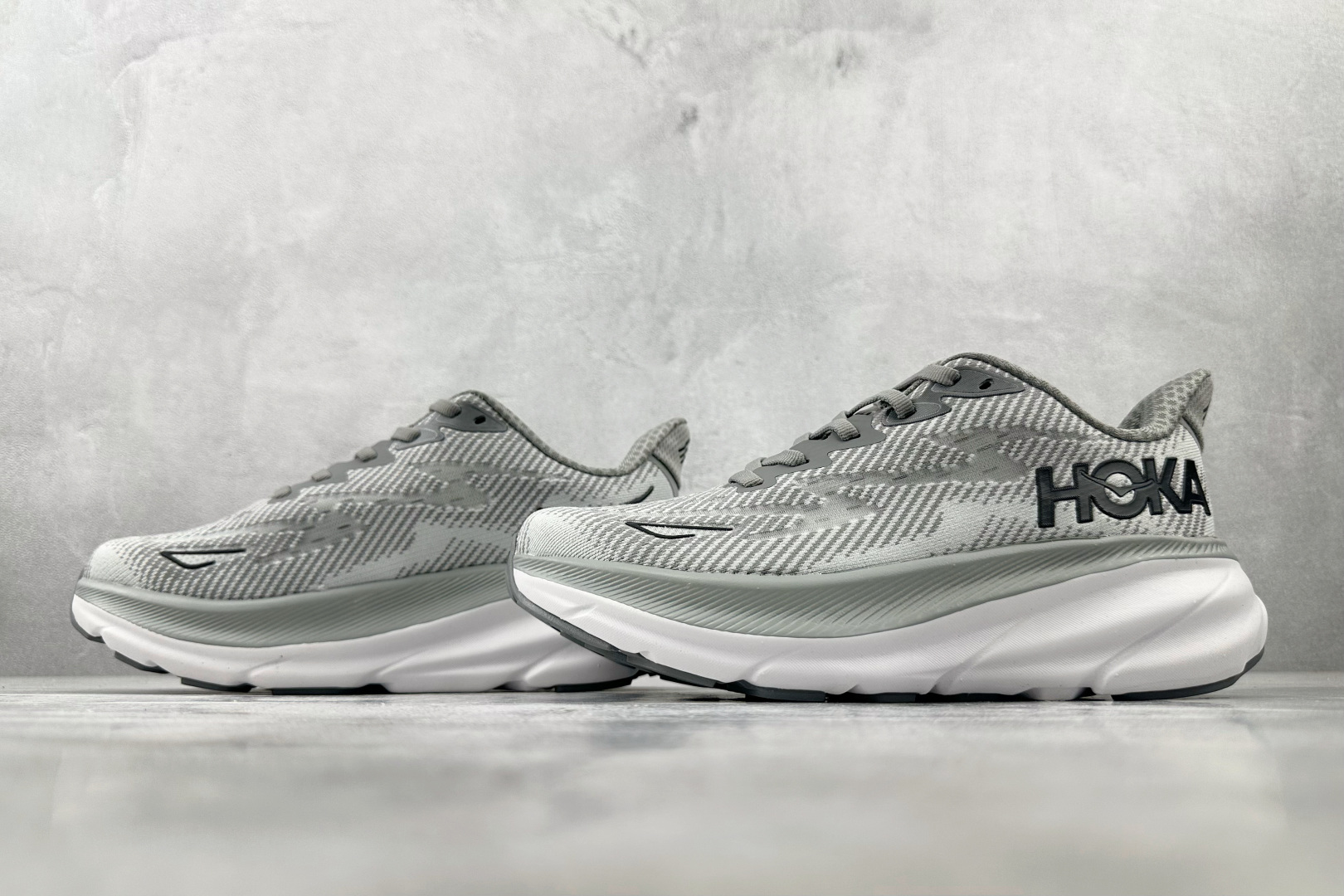 170 HOKA ONE ONE Clifton 9 灰色 1127895-HMBC-Chinese UA Cheap High Quatity Brand Clothes Bags handbags Sneakers wholesale wholesaler seller from China Factory suppliers Fashion Clothing Shoes best Quality Beautiful Price 170 HOKA ONE ONE Clifton 9 灰色 1127895-HMBC