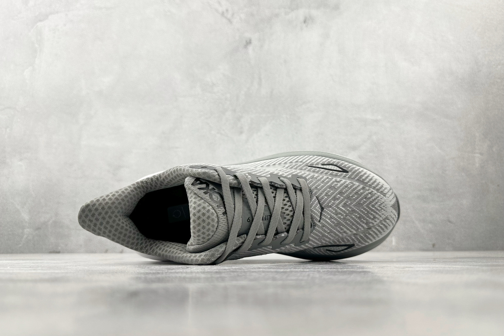 170 HOKA ONE ONE Clifton 9 灰色 1127895-HMBC-Chinese UA Cheap High Quatity Brand Clothes Bags handbags Sneakers wholesale wholesaler seller from China Factory suppliers Fashion Clothing Shoes best Quality Beautiful Price 170 HOKA ONE ONE Clifton 9 灰色 1127895-HMBC