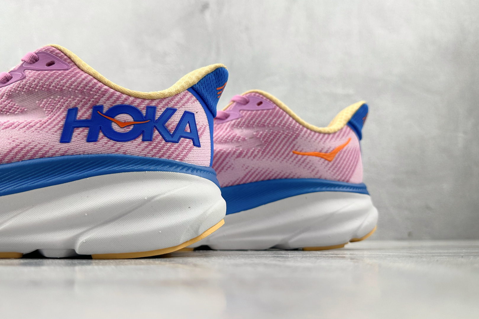 170 HOKA ONE ONE Clifton 9 粉蓝紫 1132211-CSLC-Chinese UA Cheap High Quatity Brand Clothes Bags handbags Sneakers wholesale wholesaler seller from China Factory suppliers Fashion Clothing Shoes best Quality Beautiful Price 170 HOKA ONE ONE Clifton 9 粉蓝紫 1132211-CSLC