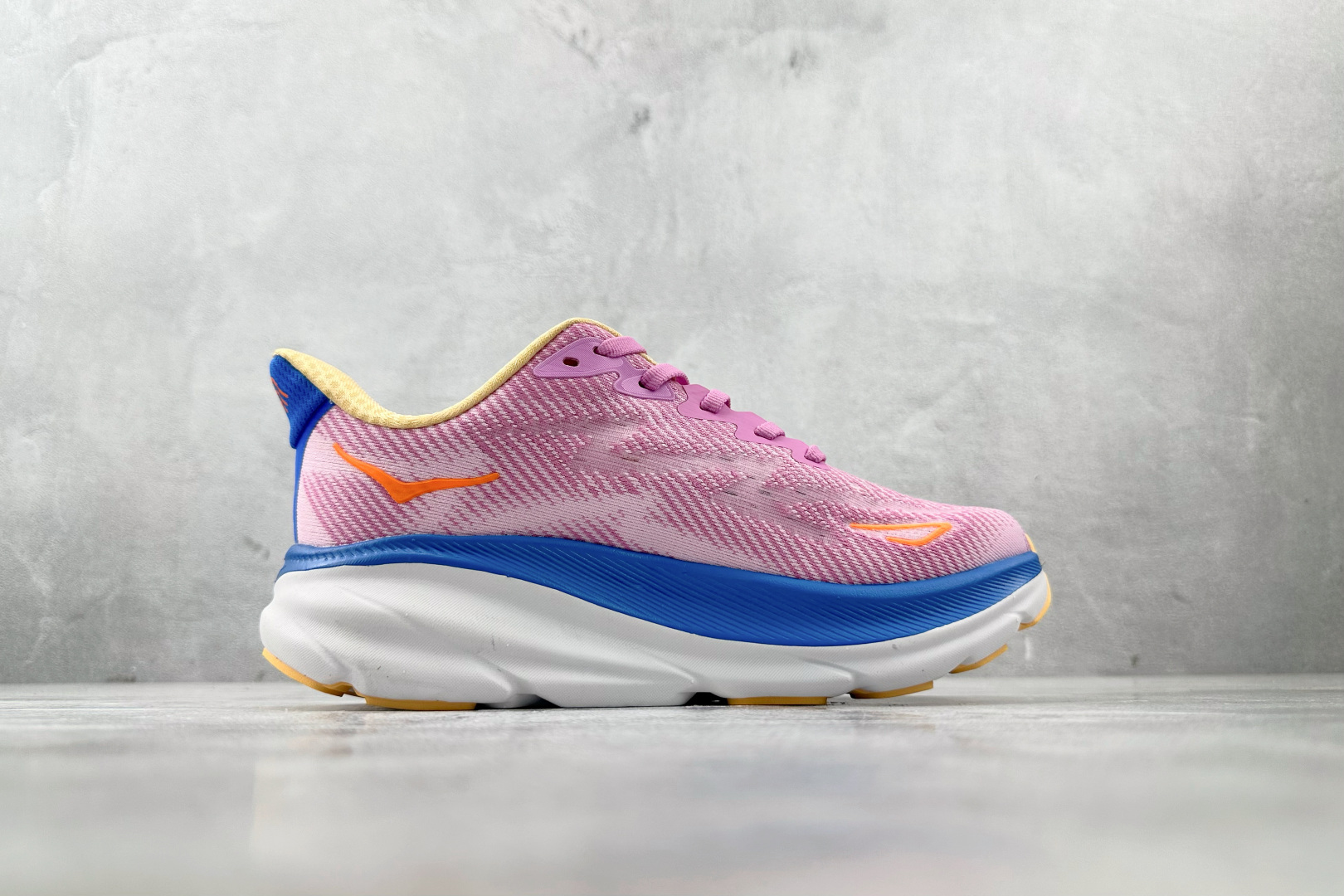 170 HOKA ONE ONE Clifton 9 粉蓝紫 1132211-CSLC-Chinese UA Cheap High Quatity Brand Clothes Bags handbags Sneakers wholesale wholesaler seller from China Factory suppliers Fashion Clothing Shoes best Quality Beautiful Price 170 HOKA ONE ONE Clifton 9 粉蓝紫 1132211-CSLC